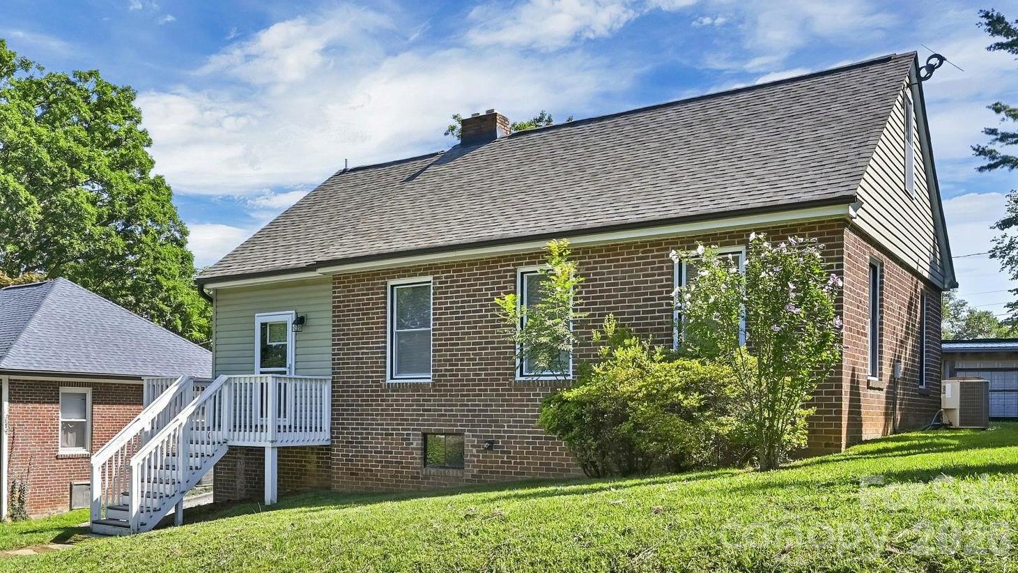 10 Enka Oak Street Property Photo 30