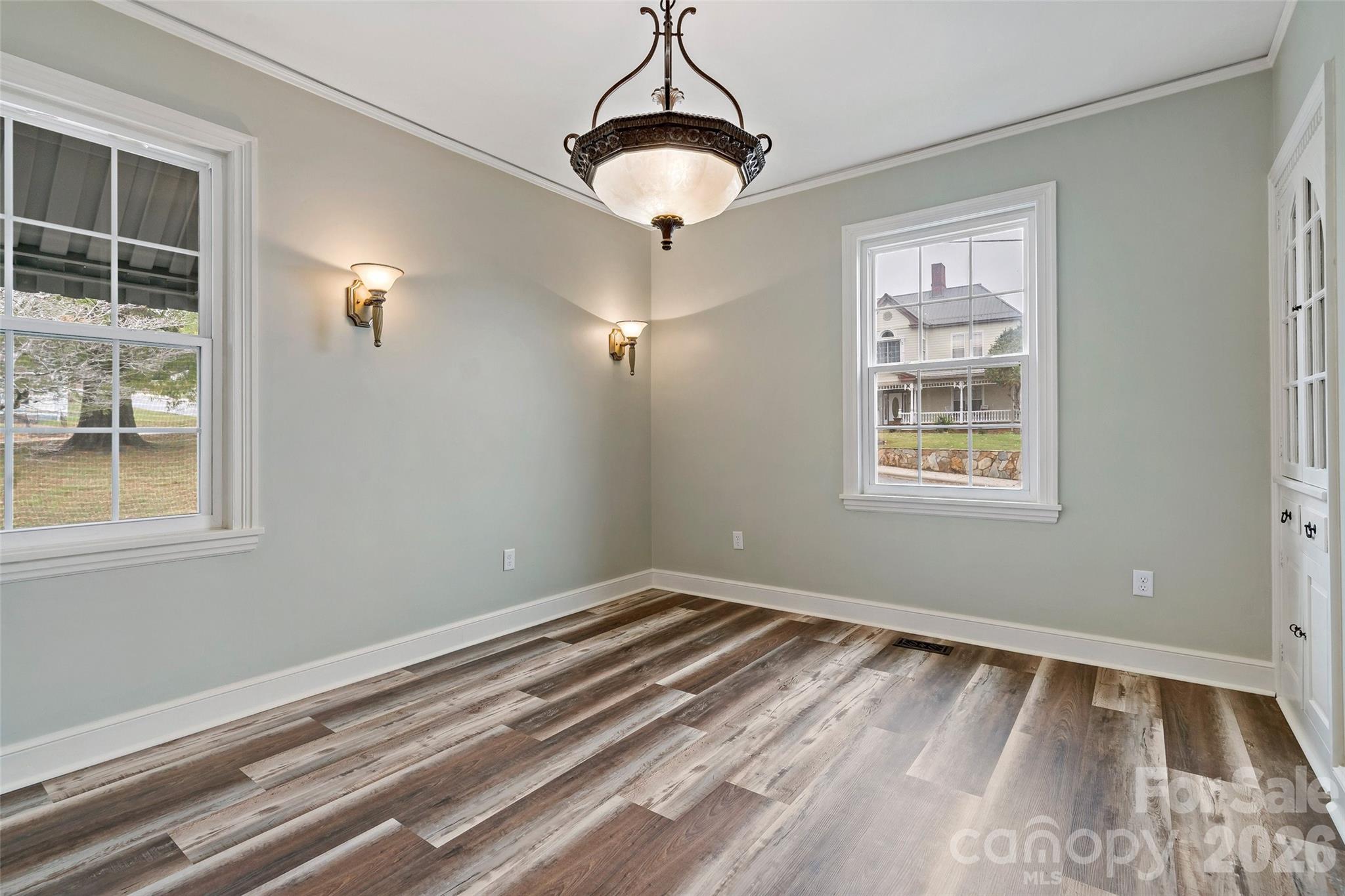 141 N Madison Street Property Photo 12