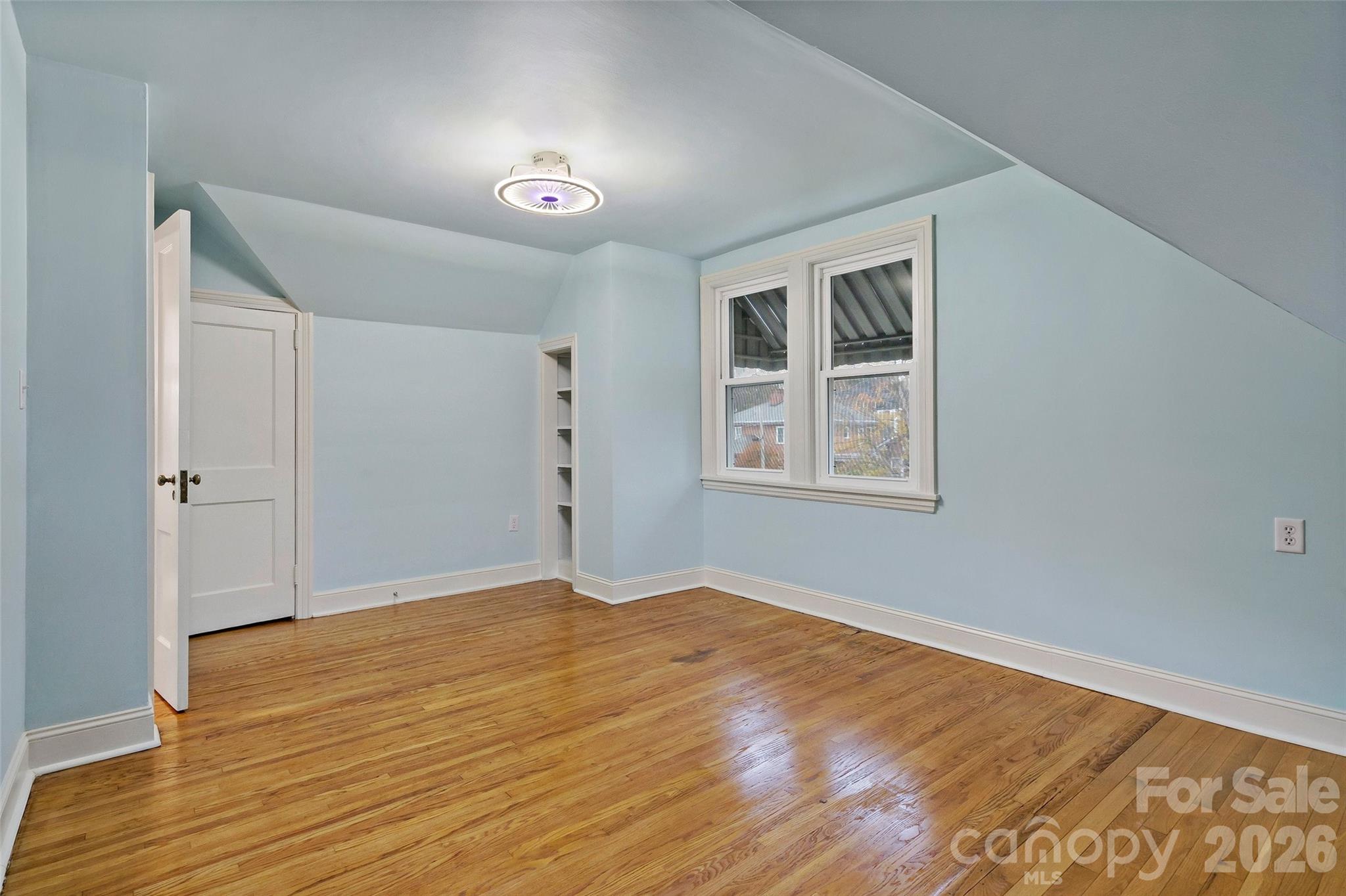 141 N Madison Street Property Photo 29