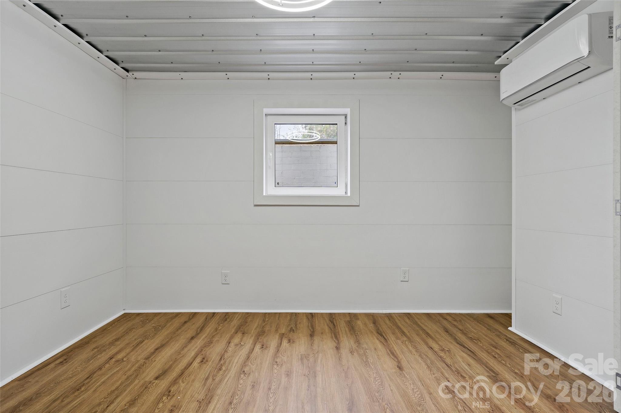 141 N Madison Street Property Photo 42