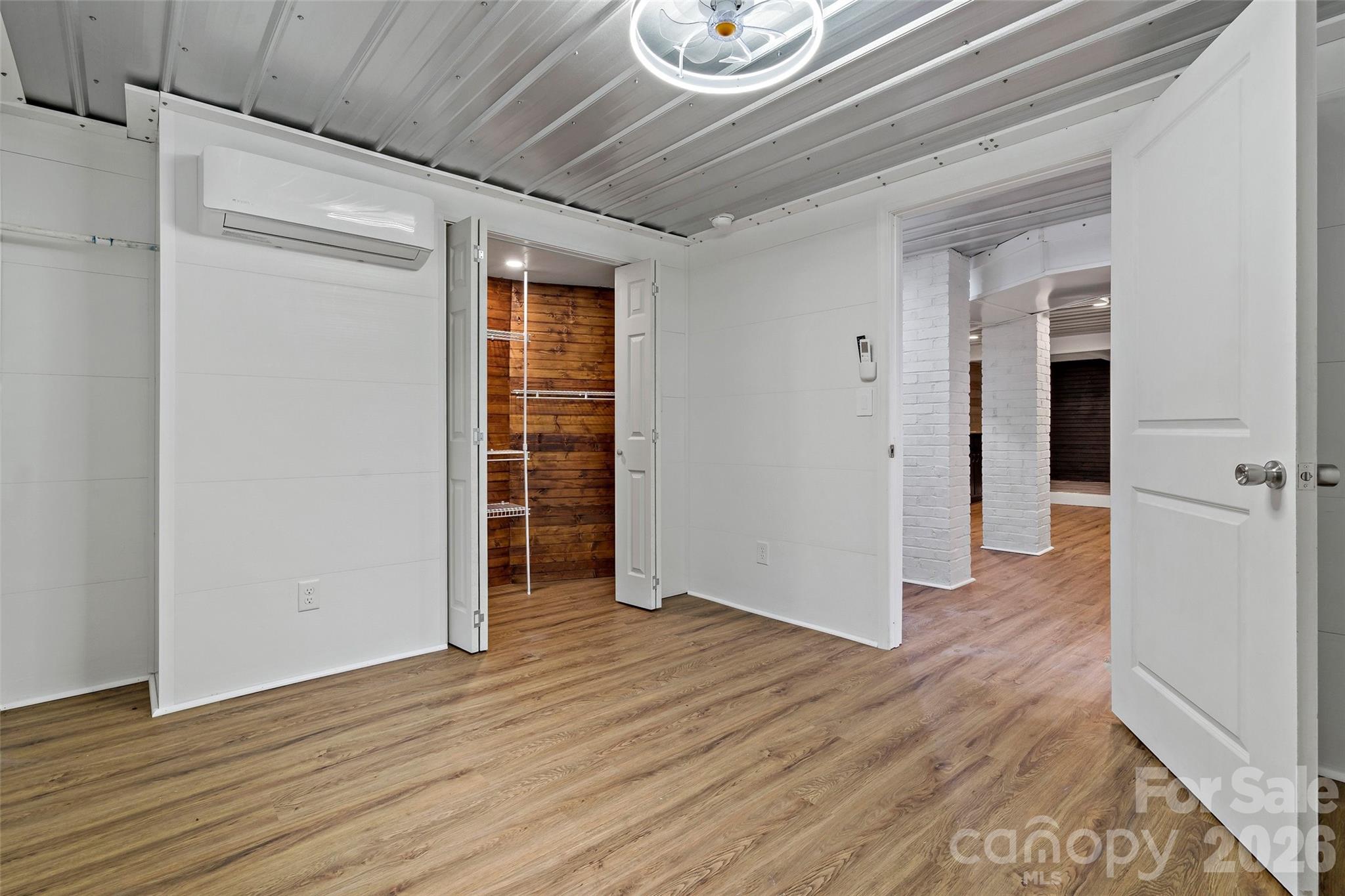 141 N Madison Street Property Photo 43