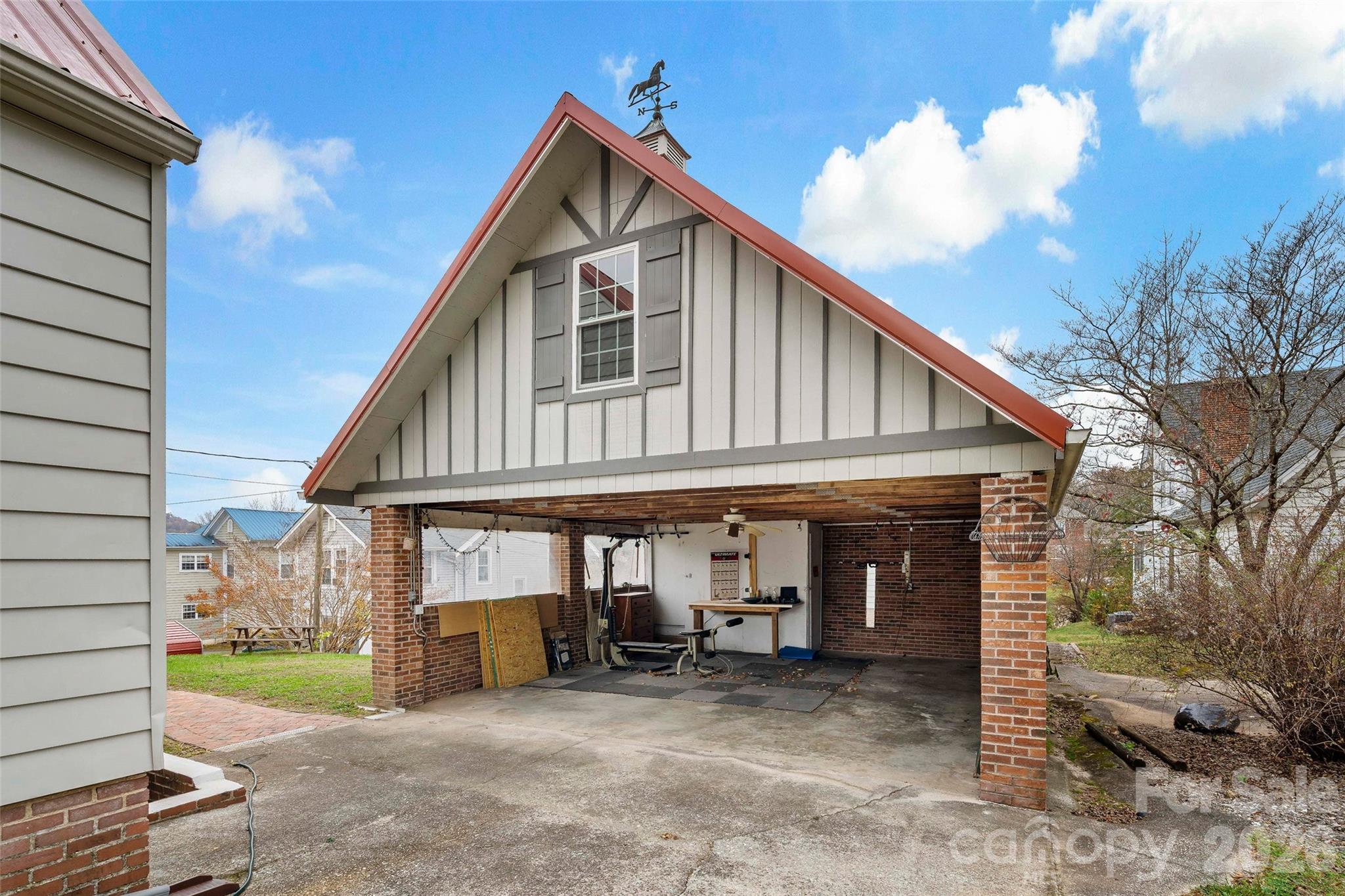 141 N Madison Street Property Photo 47