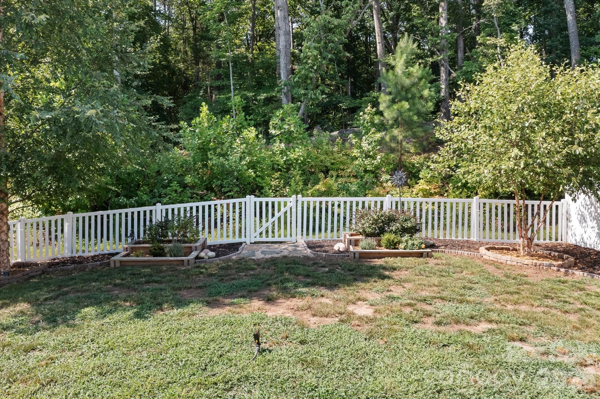 174 Cherry Birch Street Property Photo 35