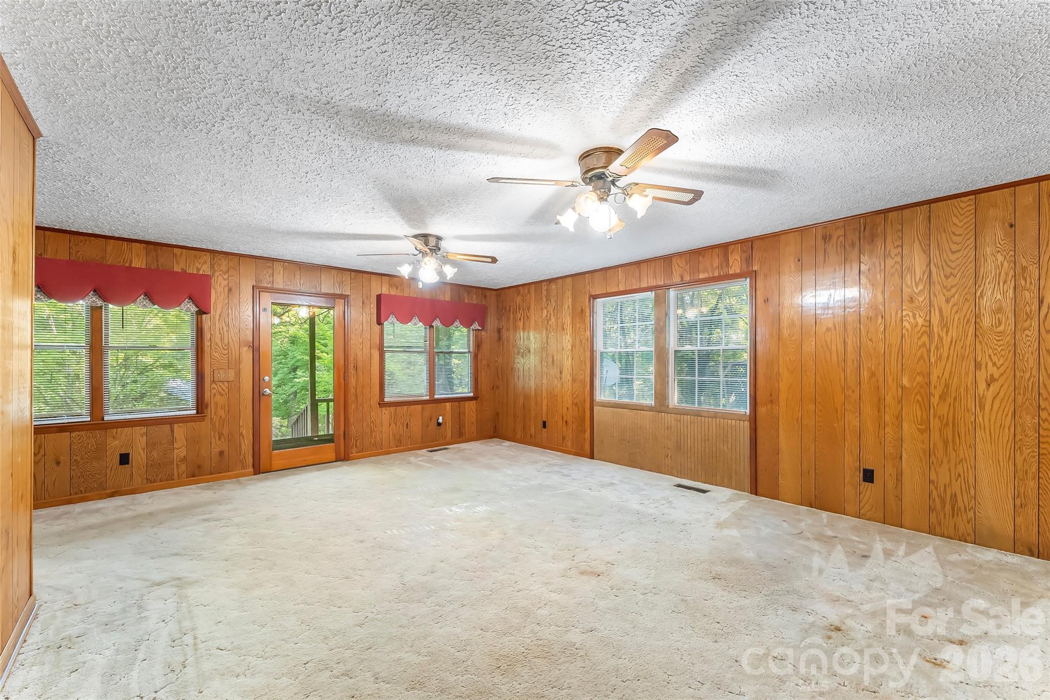 215 N Fork River Road Property Photo 5