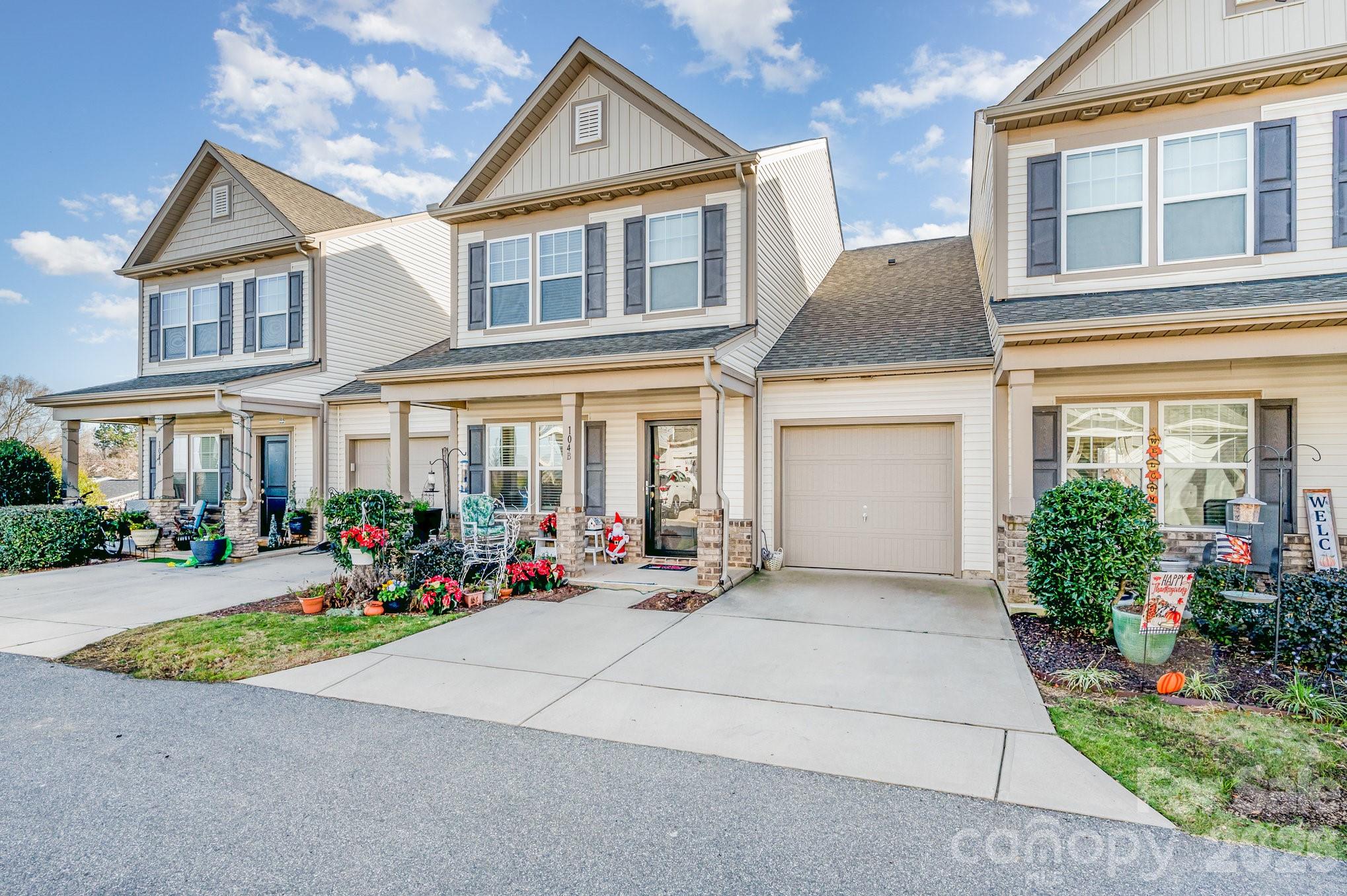 104 Blackstone Court Property Photo 2