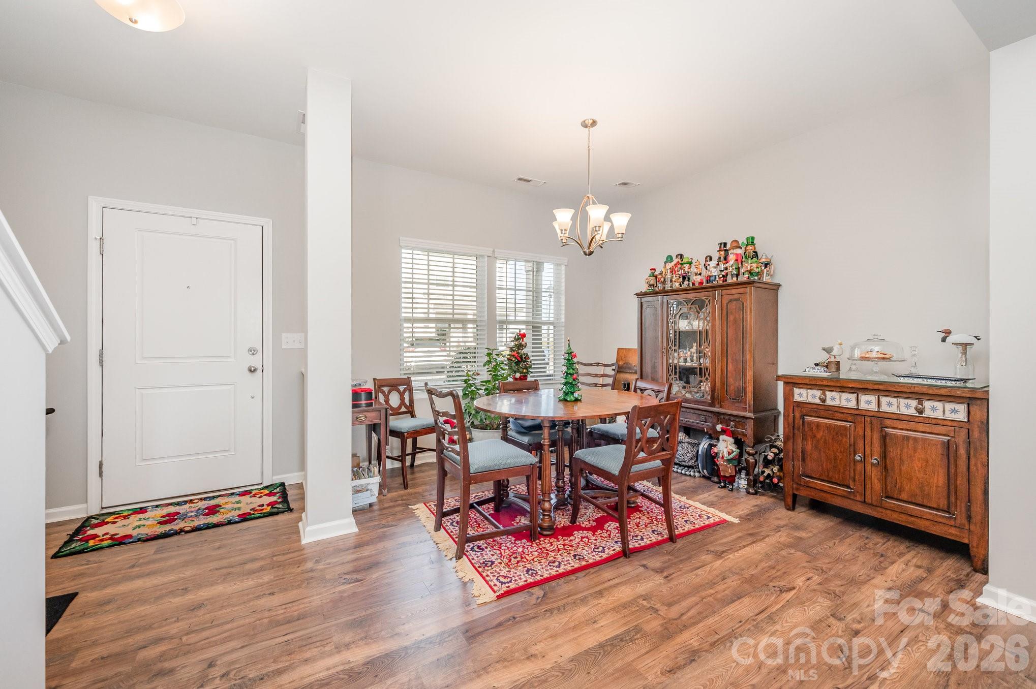 104 Blackstone Court Property Photo 3