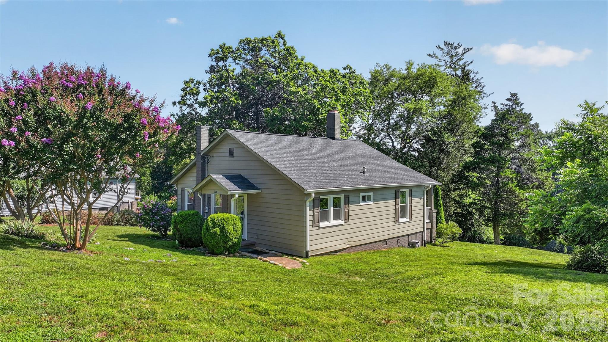 106 Lake Drive Property Photo 3