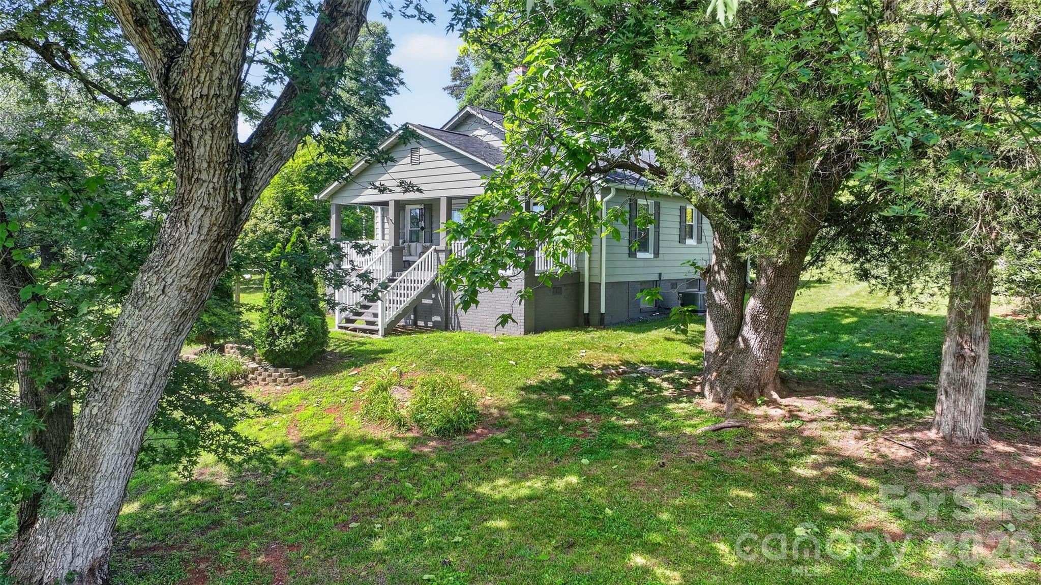 106 Lake Drive Property Photo 4