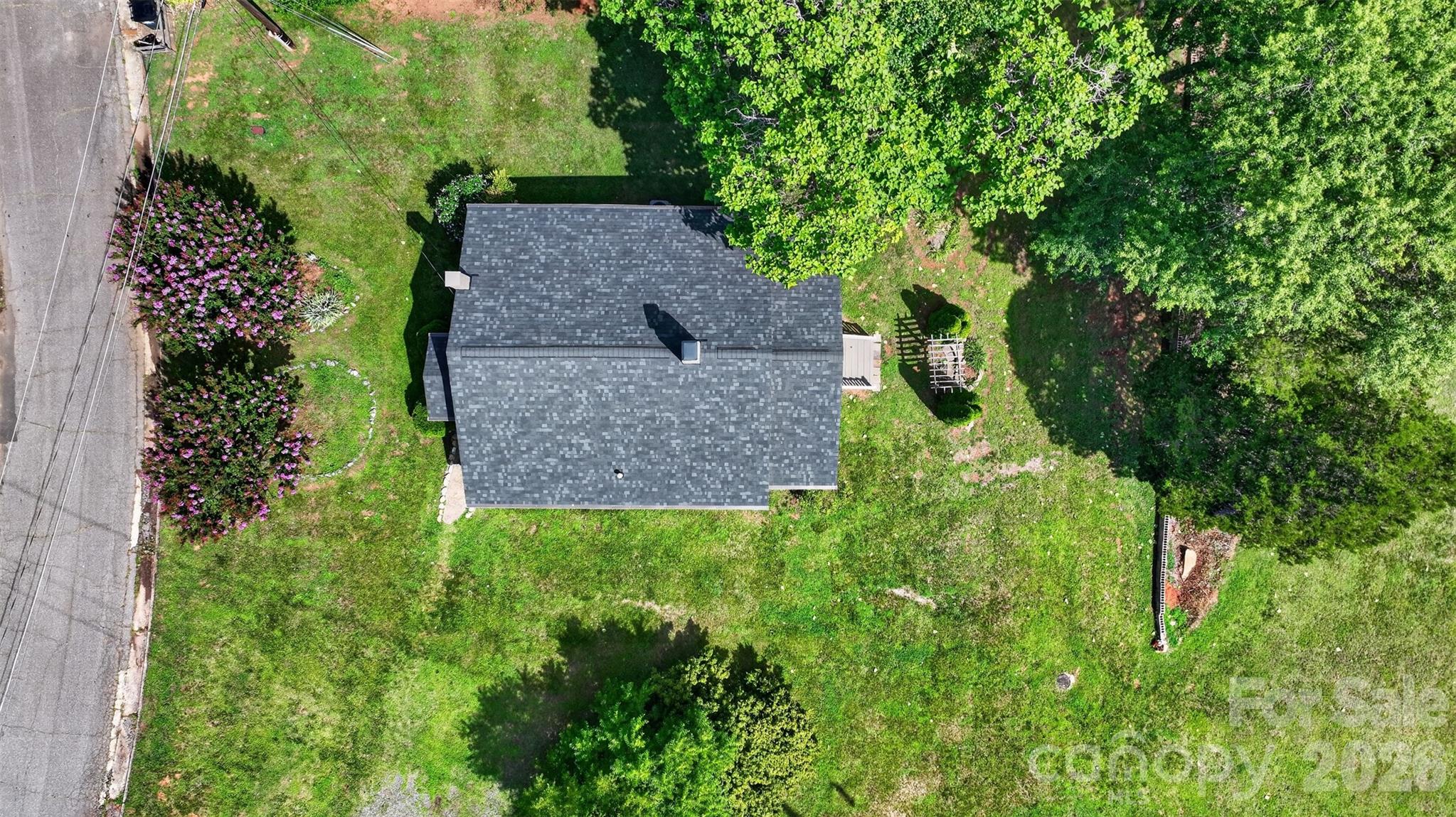 106 Lake Drive Property Photo 6