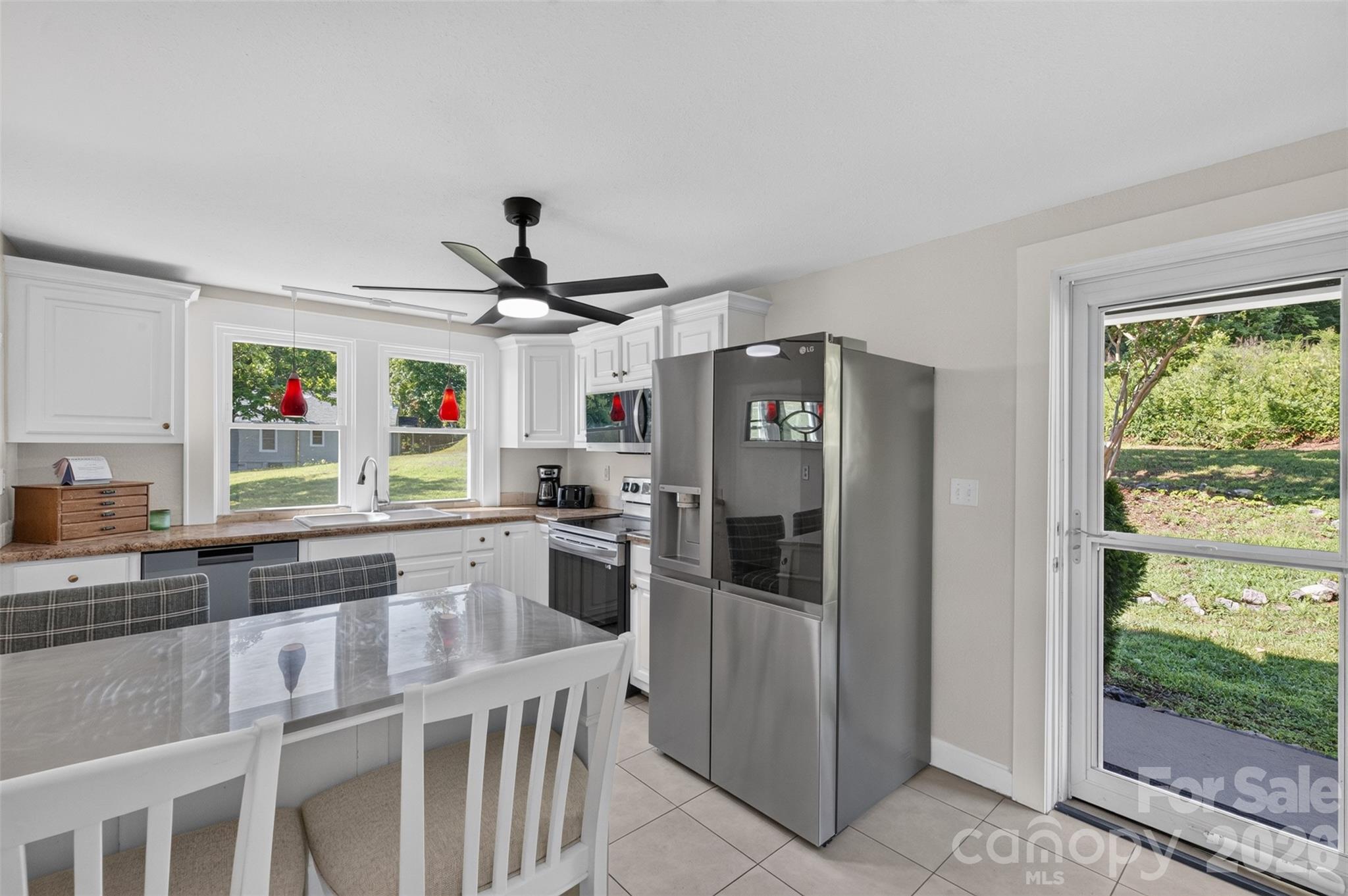 106 Lake Drive Property Photo 12