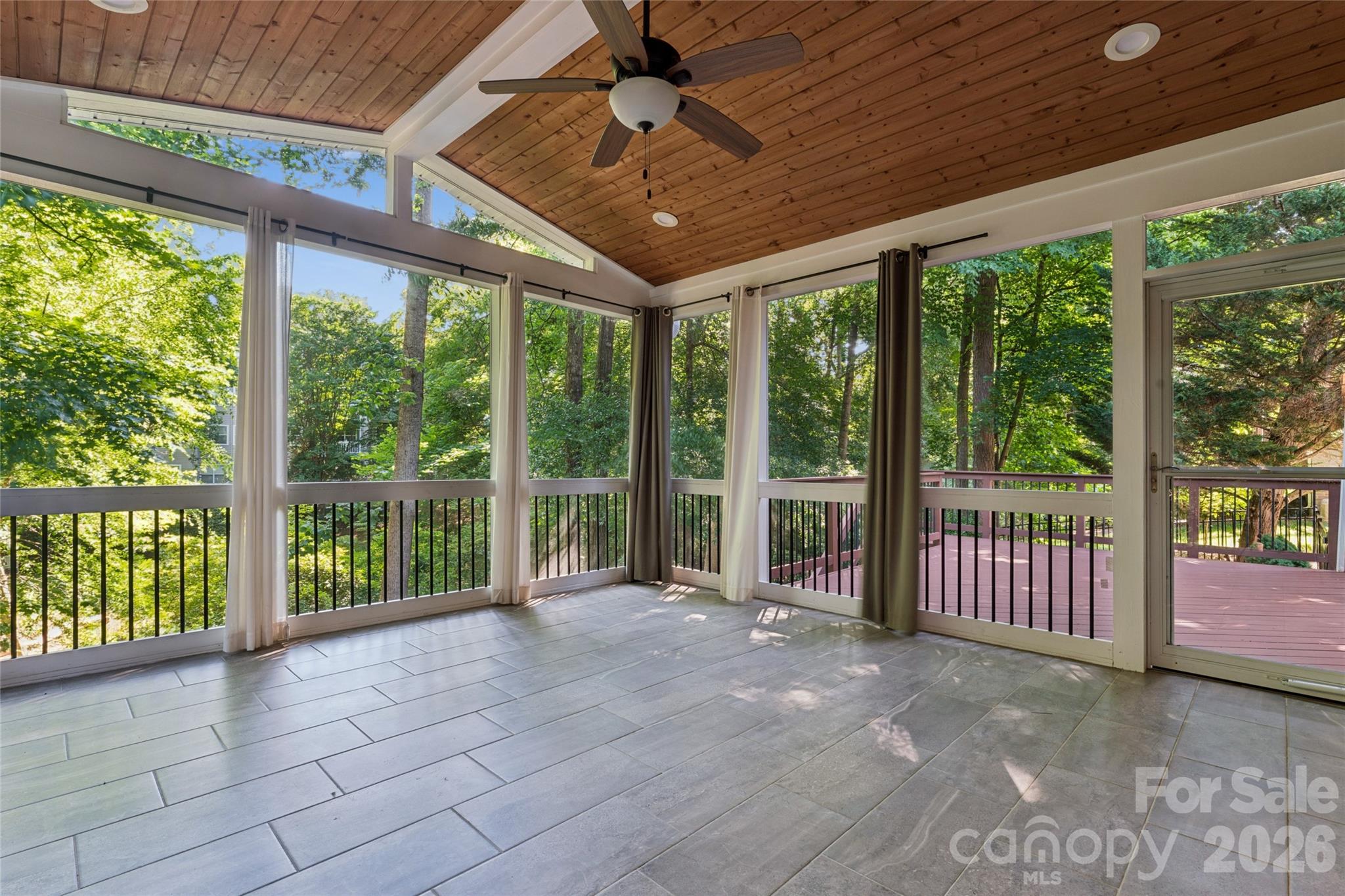 9727 Devonshire Drive Property Photo 12