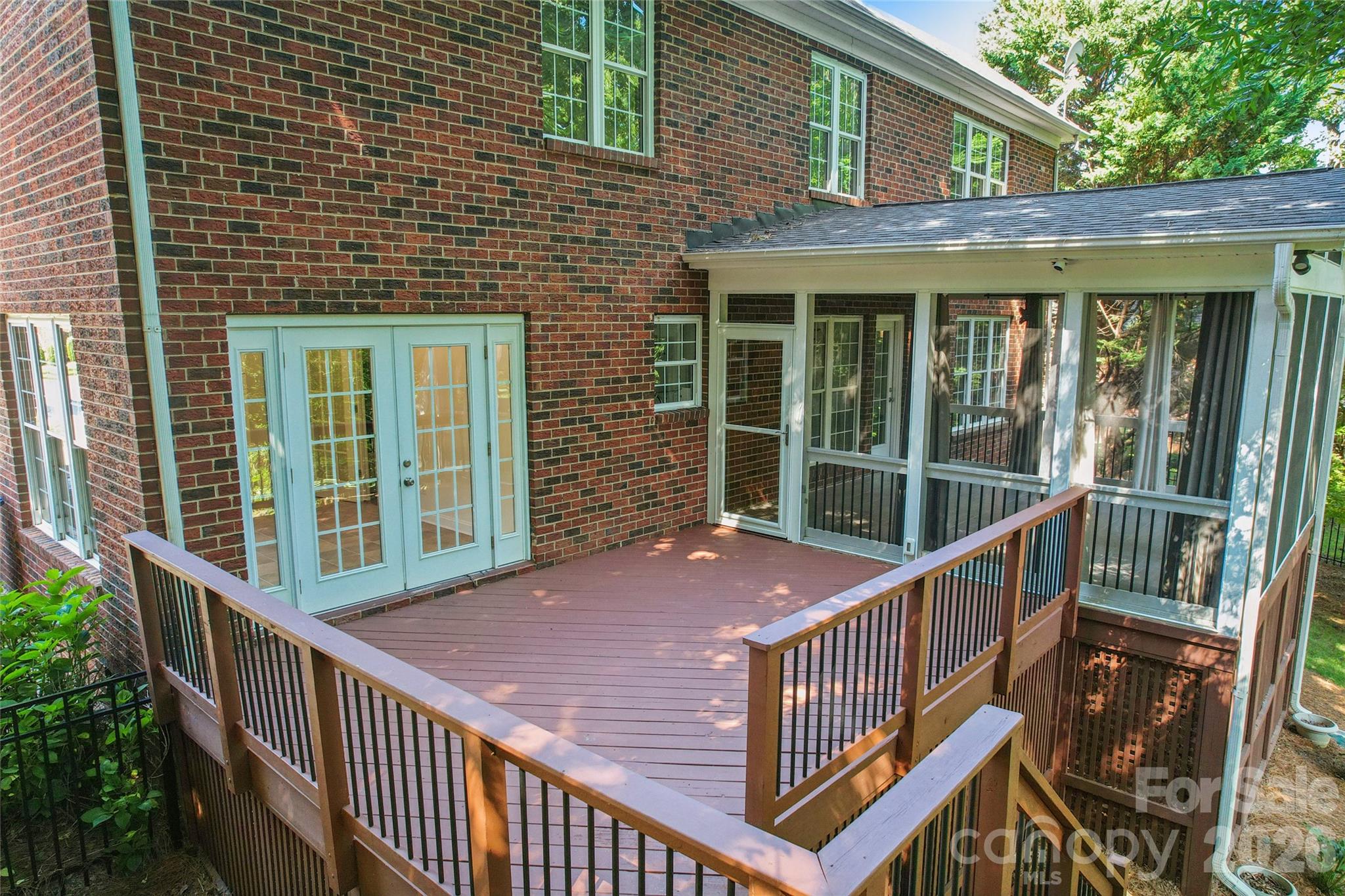 9727 Devonshire Drive Property Photo 14
