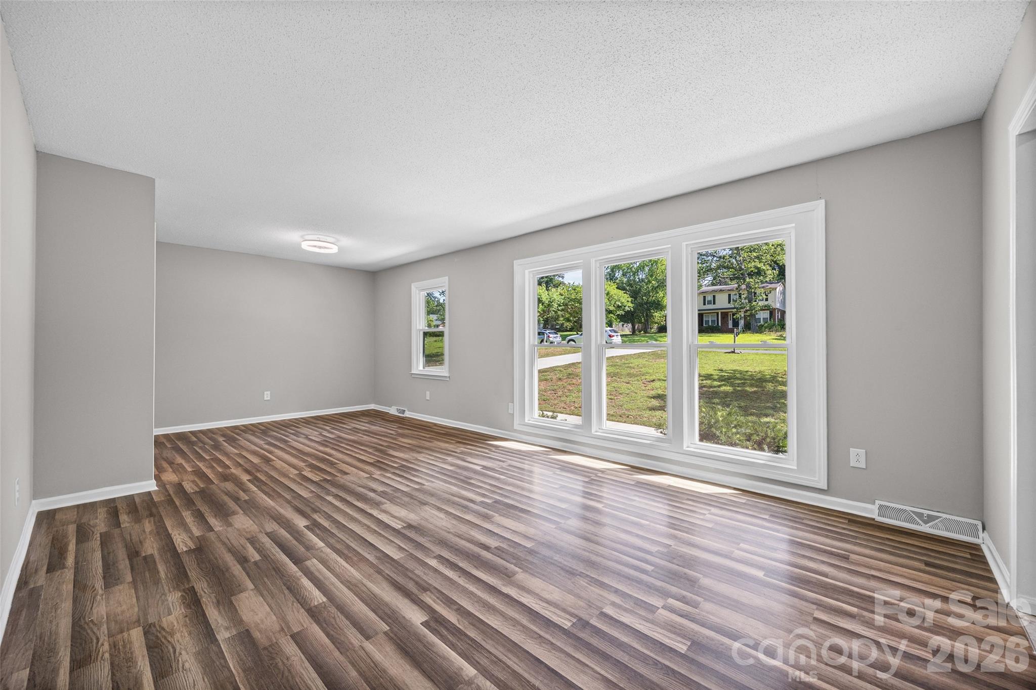 3355 Kingsfield Road Property Photo 7