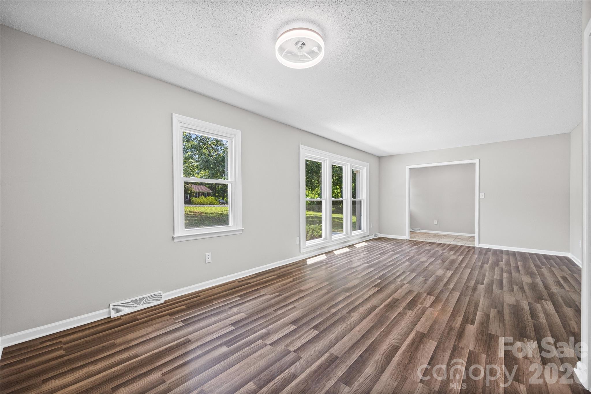 3355 Kingsfield Road Property Photo 9