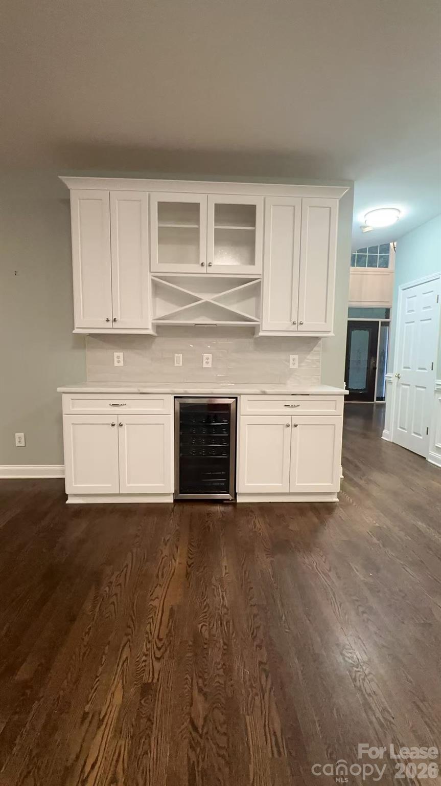 6025 Oakridge Court Property Photo 12
