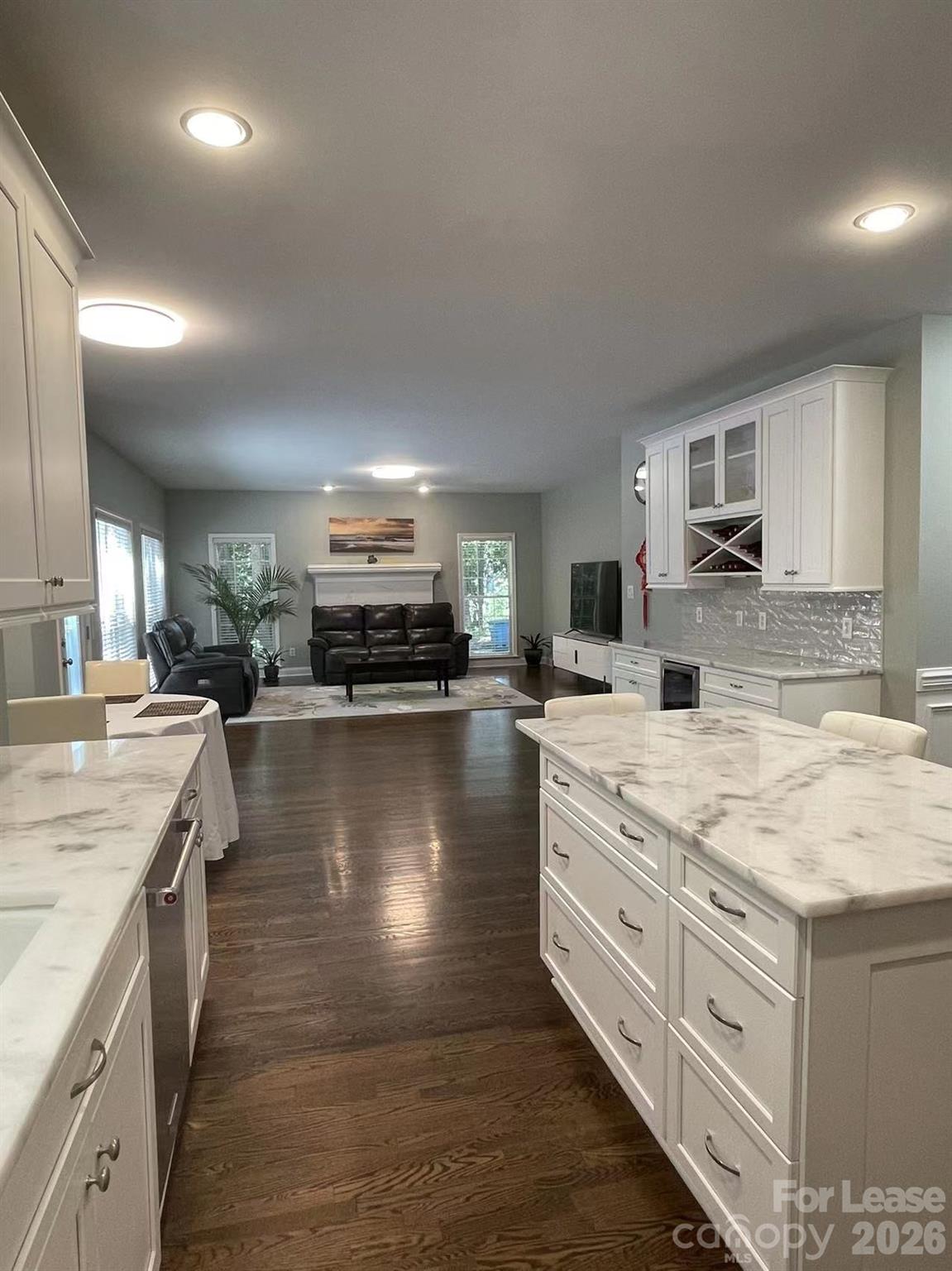 6025 Oakridge Court Property Photo 13