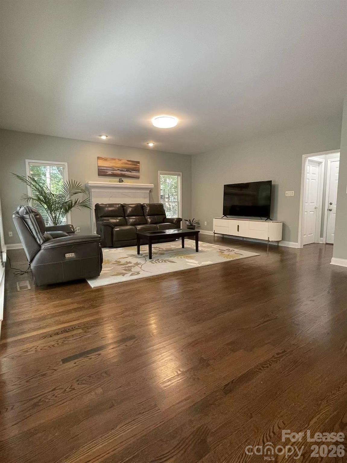 6025 Oakridge Court Property Photo 14