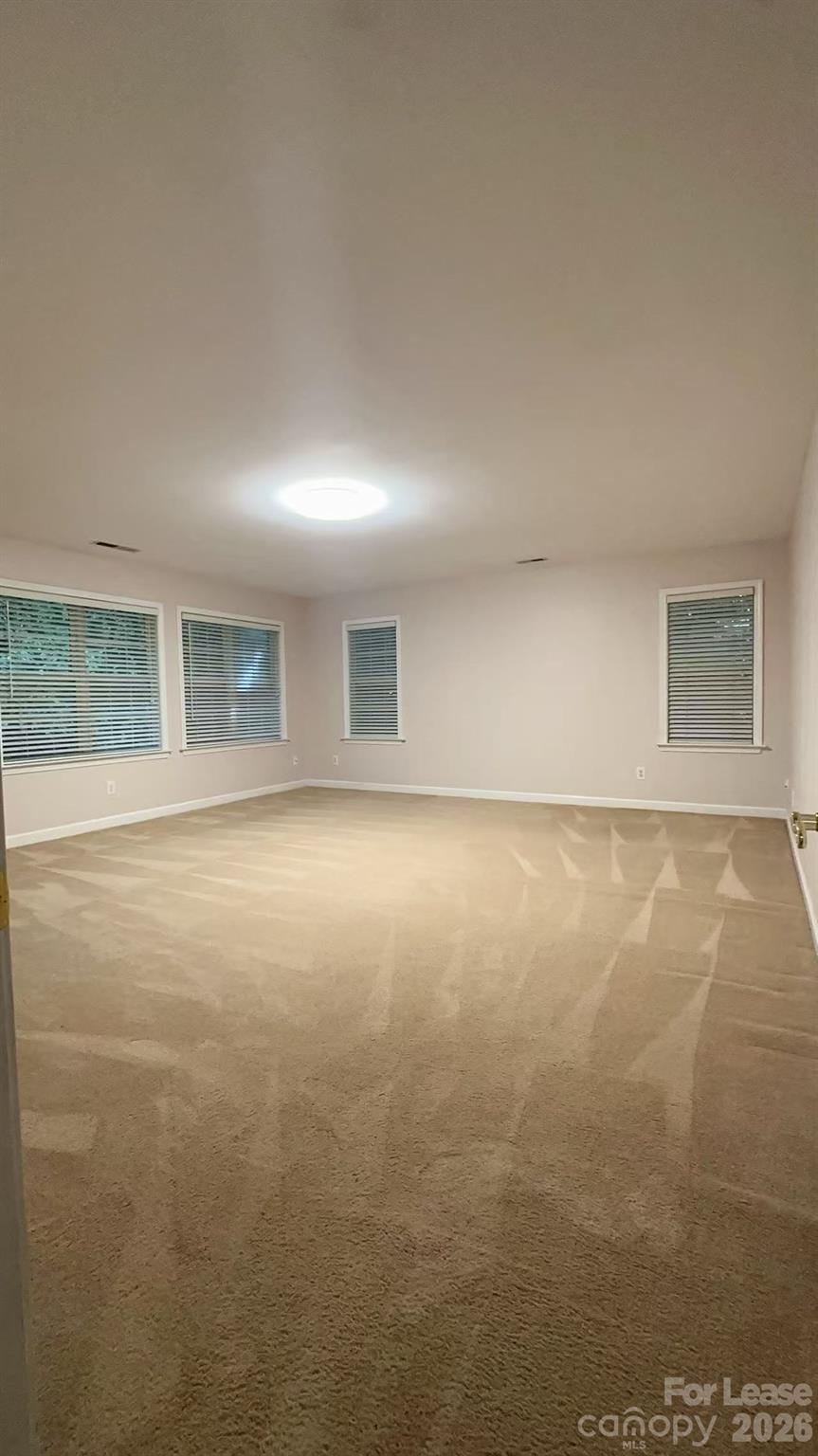6025 Oakridge Court Property Photo 33