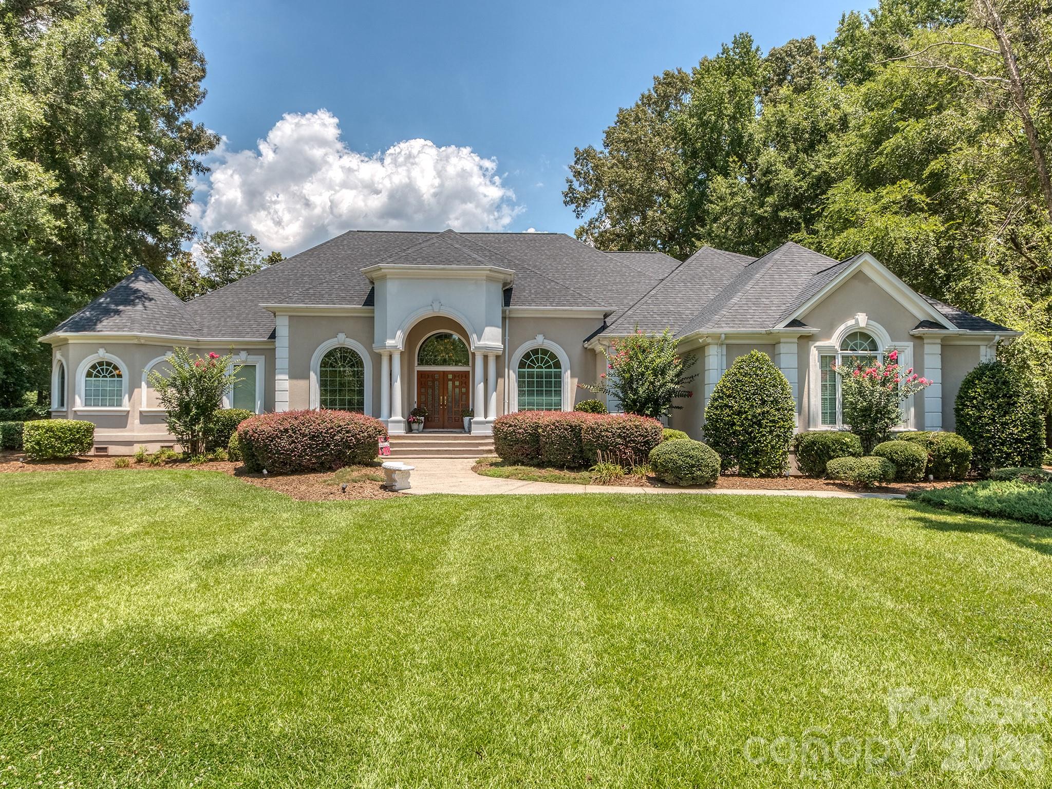 1733 White Pond Lane Property Photo 1