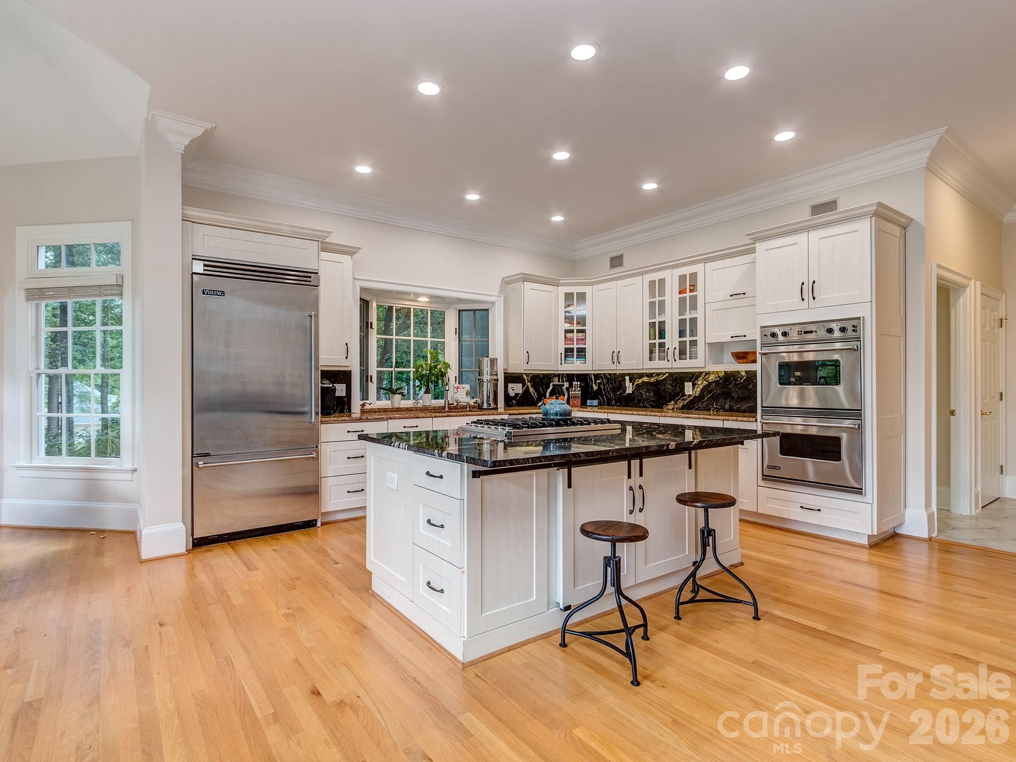 1733 White Pond Lane Property Photo 4