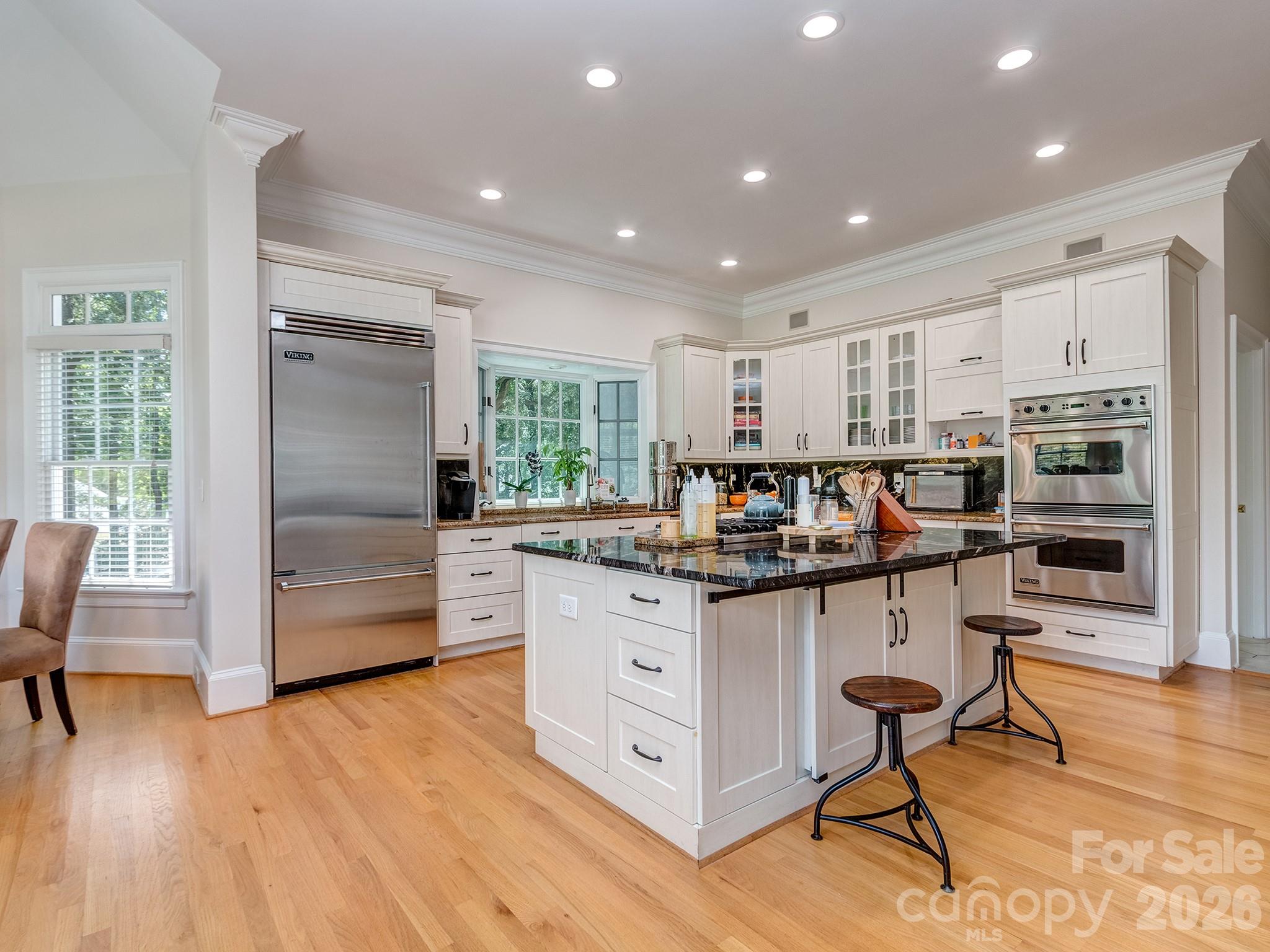 1733 White Pond Lane Property Photo 10