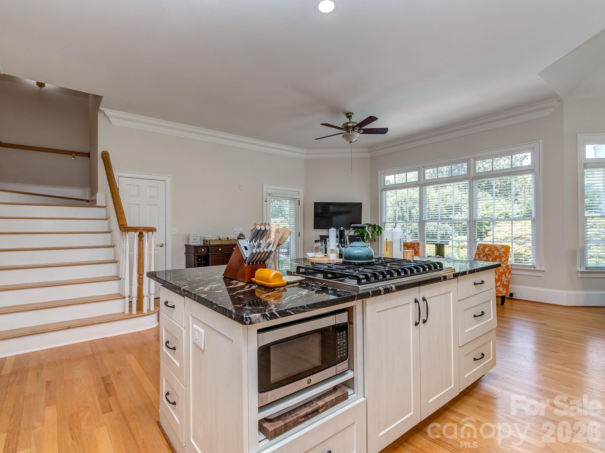 1733 White Pond Lane Property Photo 11