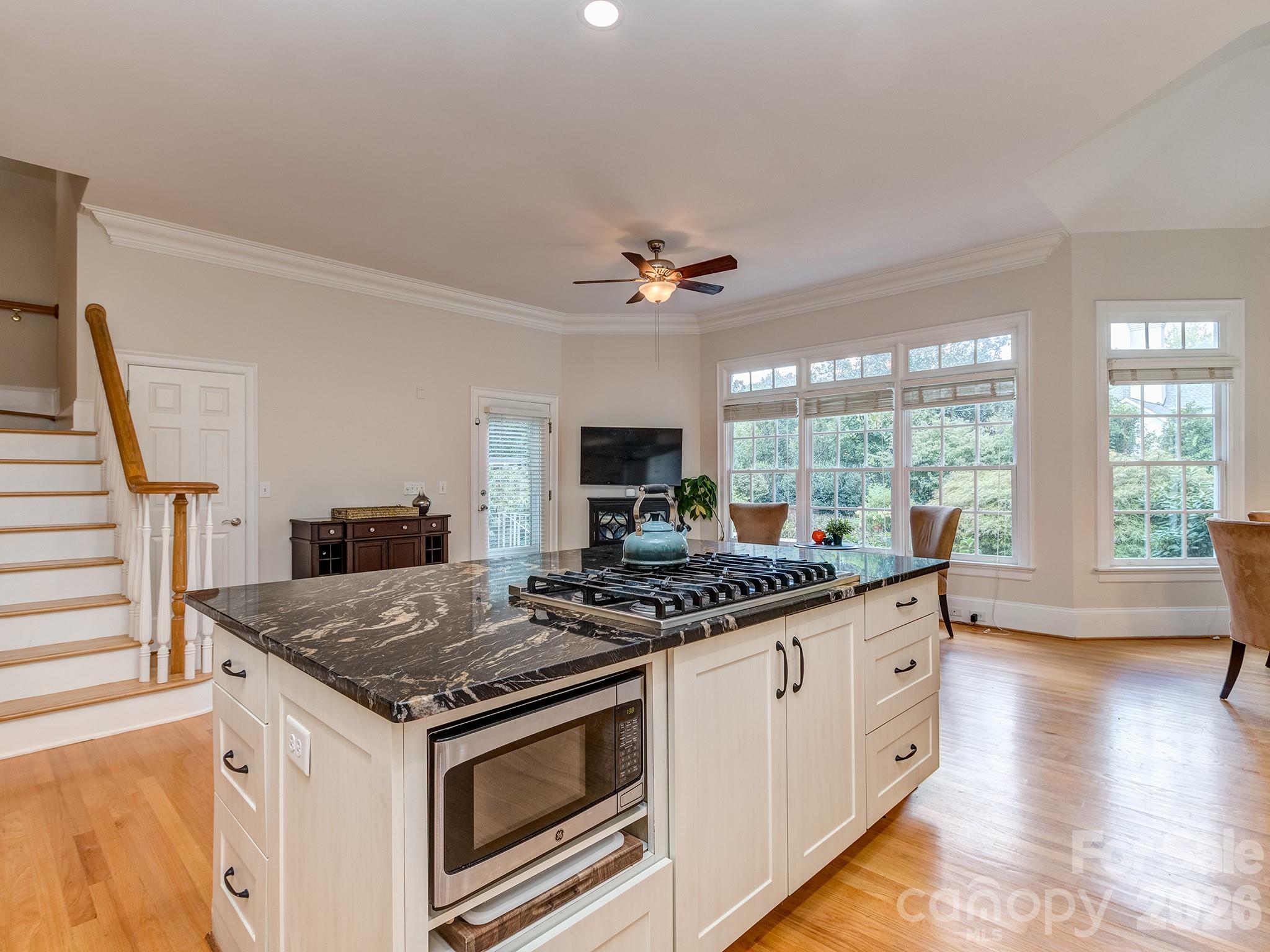 1733 White Pond Lane Property Photo 14