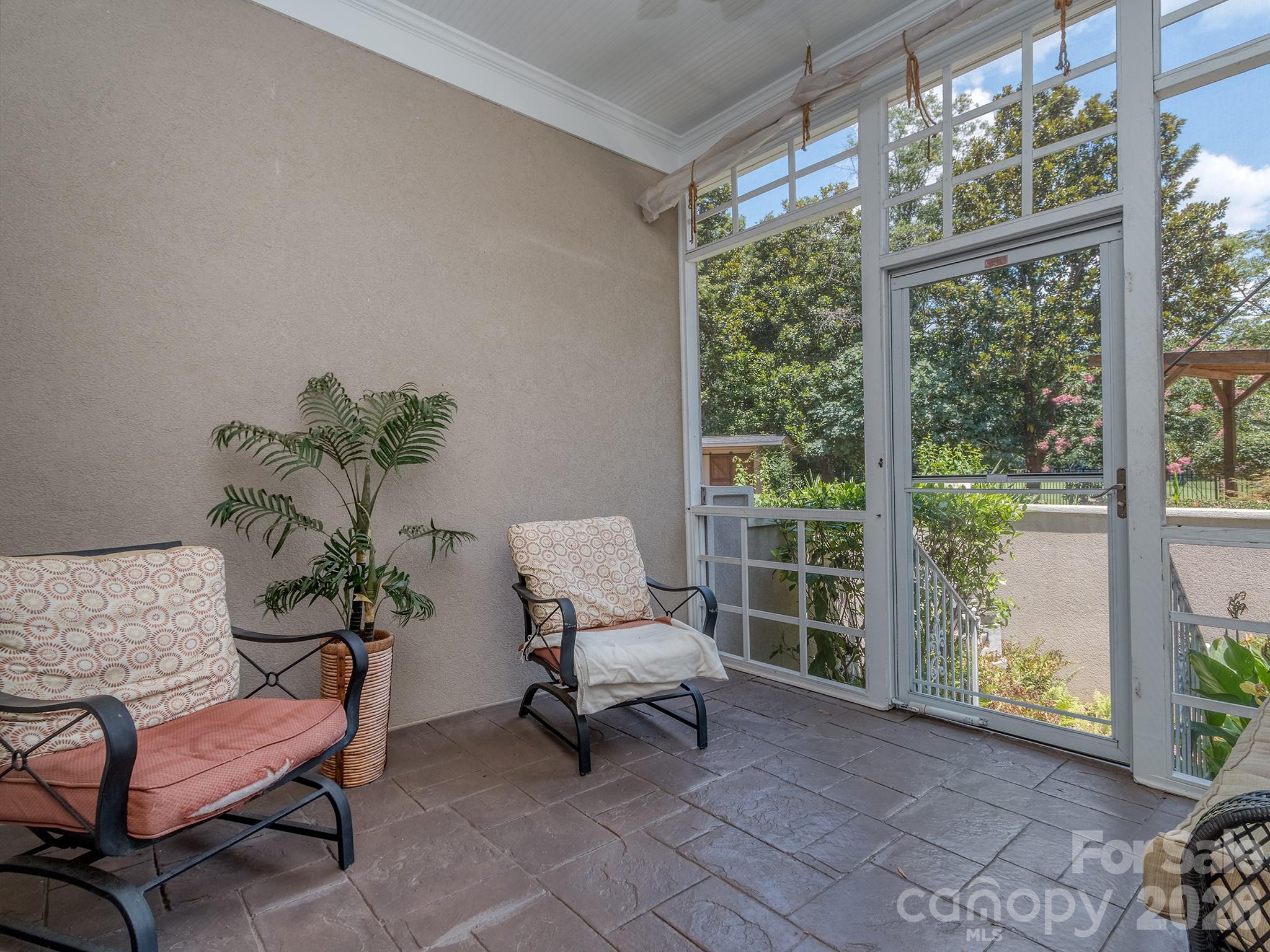 1733 White Pond Lane Property Photo 18
