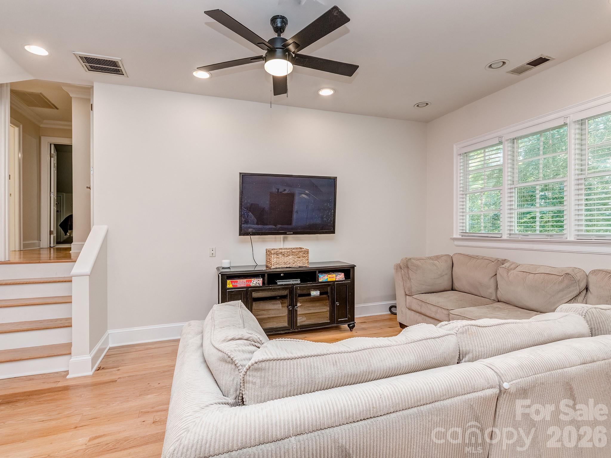 1733 White Pond Lane Property Photo 30
