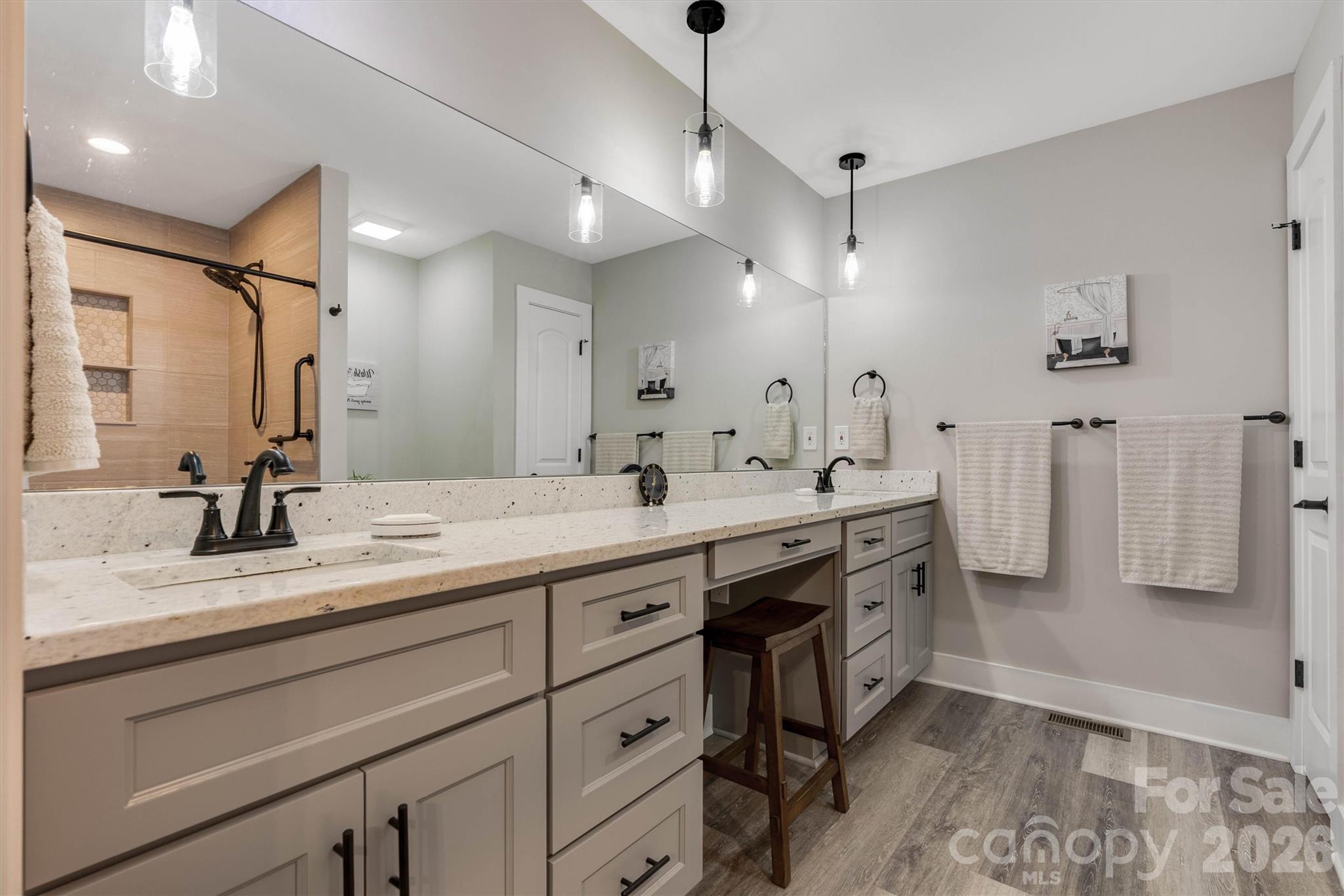 1203 Summerhill Street Property Photo 18