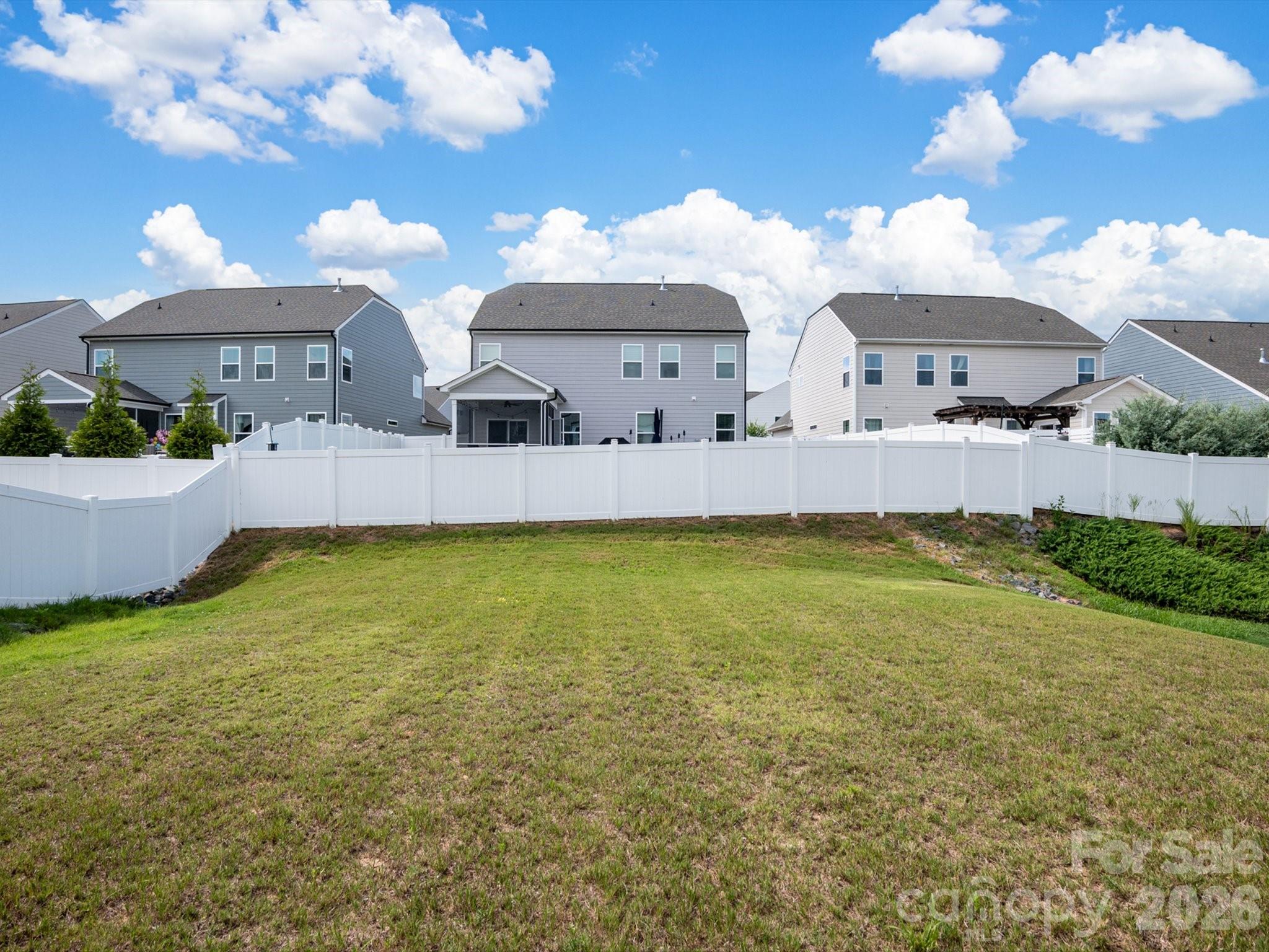 7122 Astella Way Property Photo 3