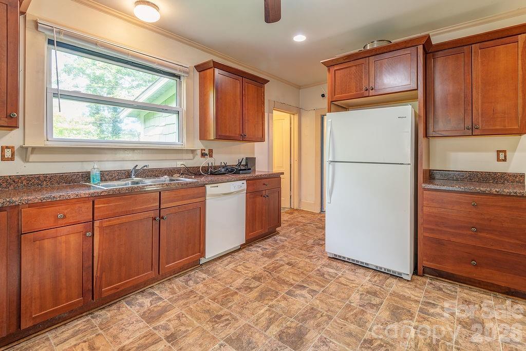 648 Lakeshore Drive Property Photo 4