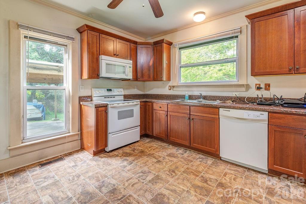 648 Lakeshore Drive Property Photo 6