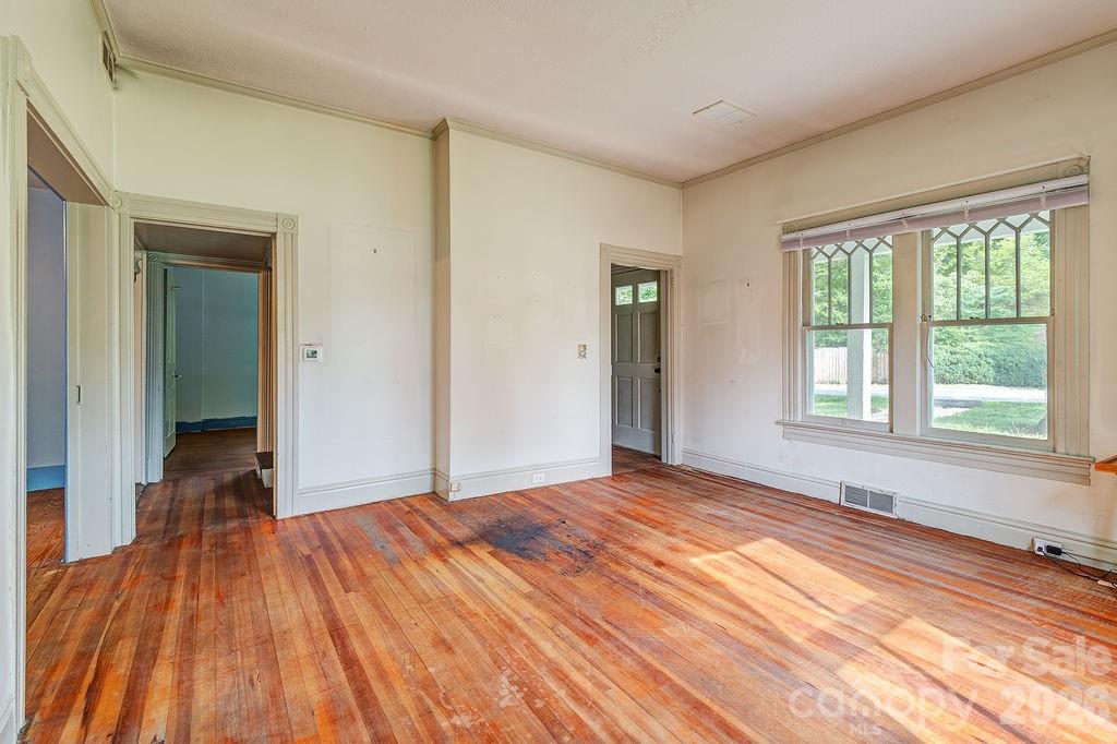 648 Lakeshore Drive Property Photo 12