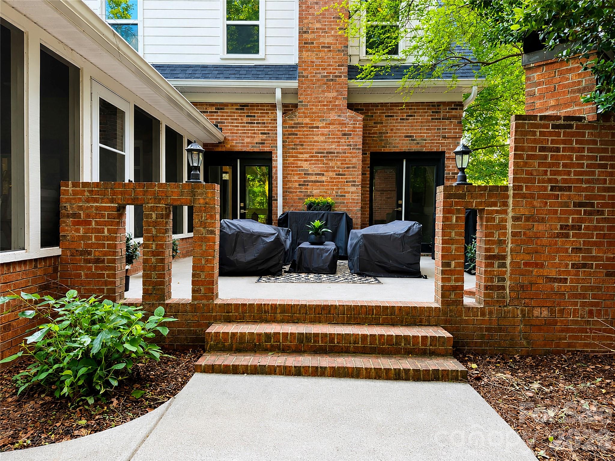 8503 Foxbridge Drive Property Photo 10