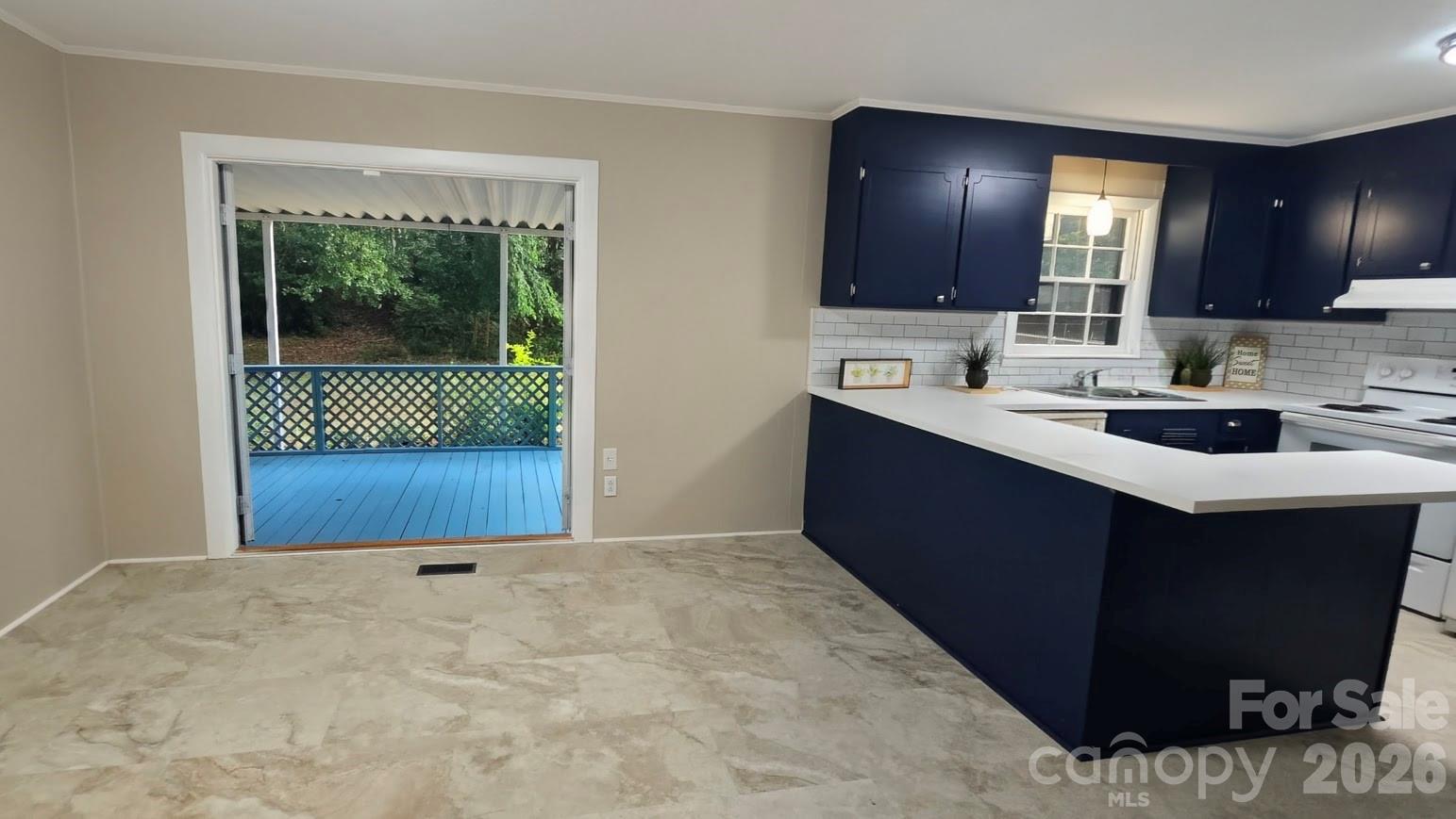 930 Eastview Street Property Photo 11