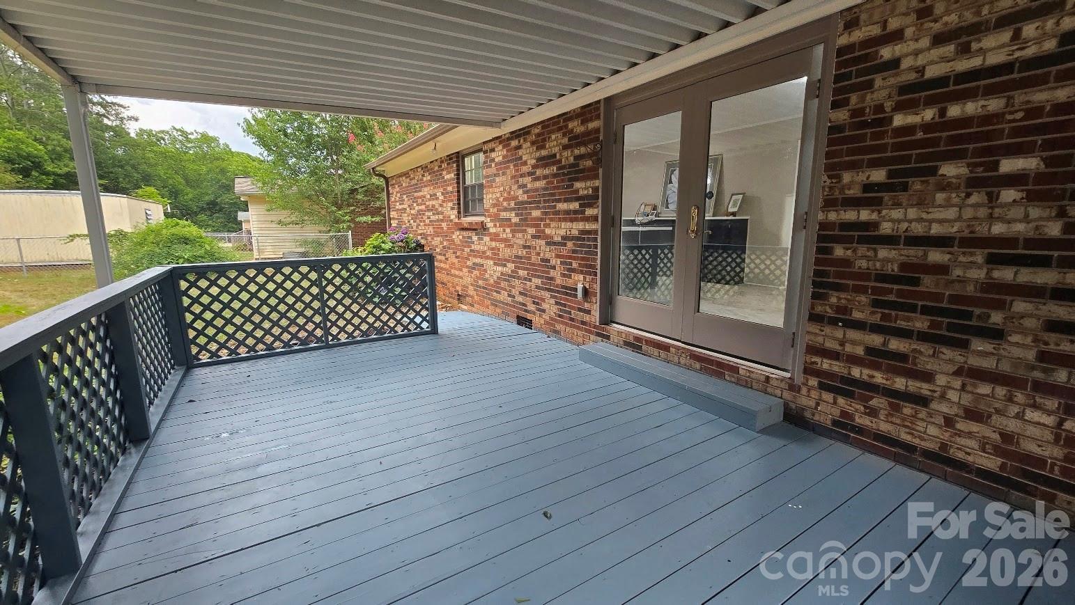 930 Eastview Street Property Photo 27