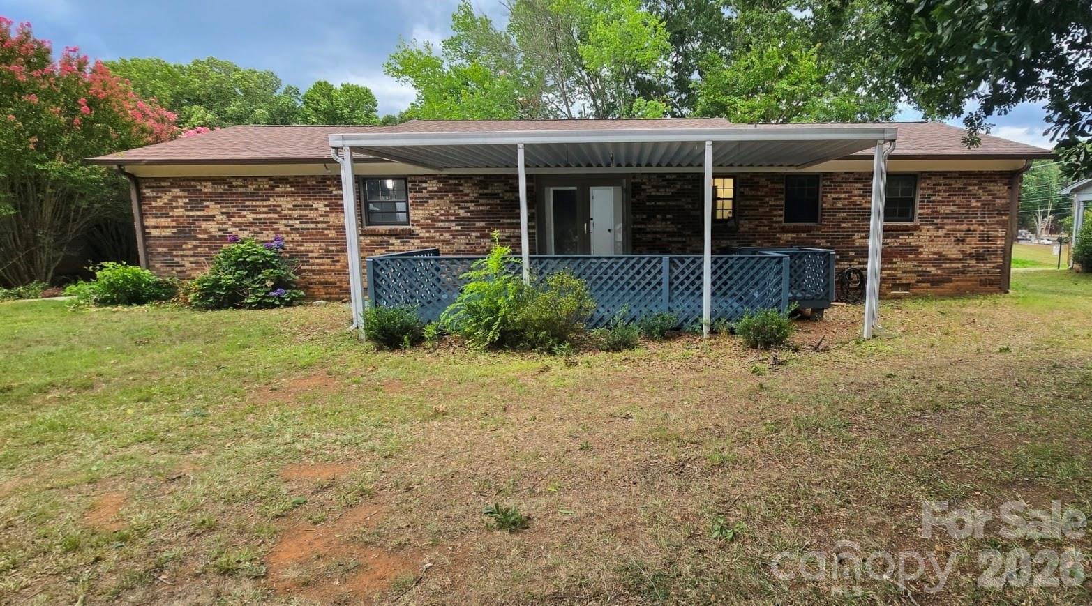930 Eastview Street Property Photo 31