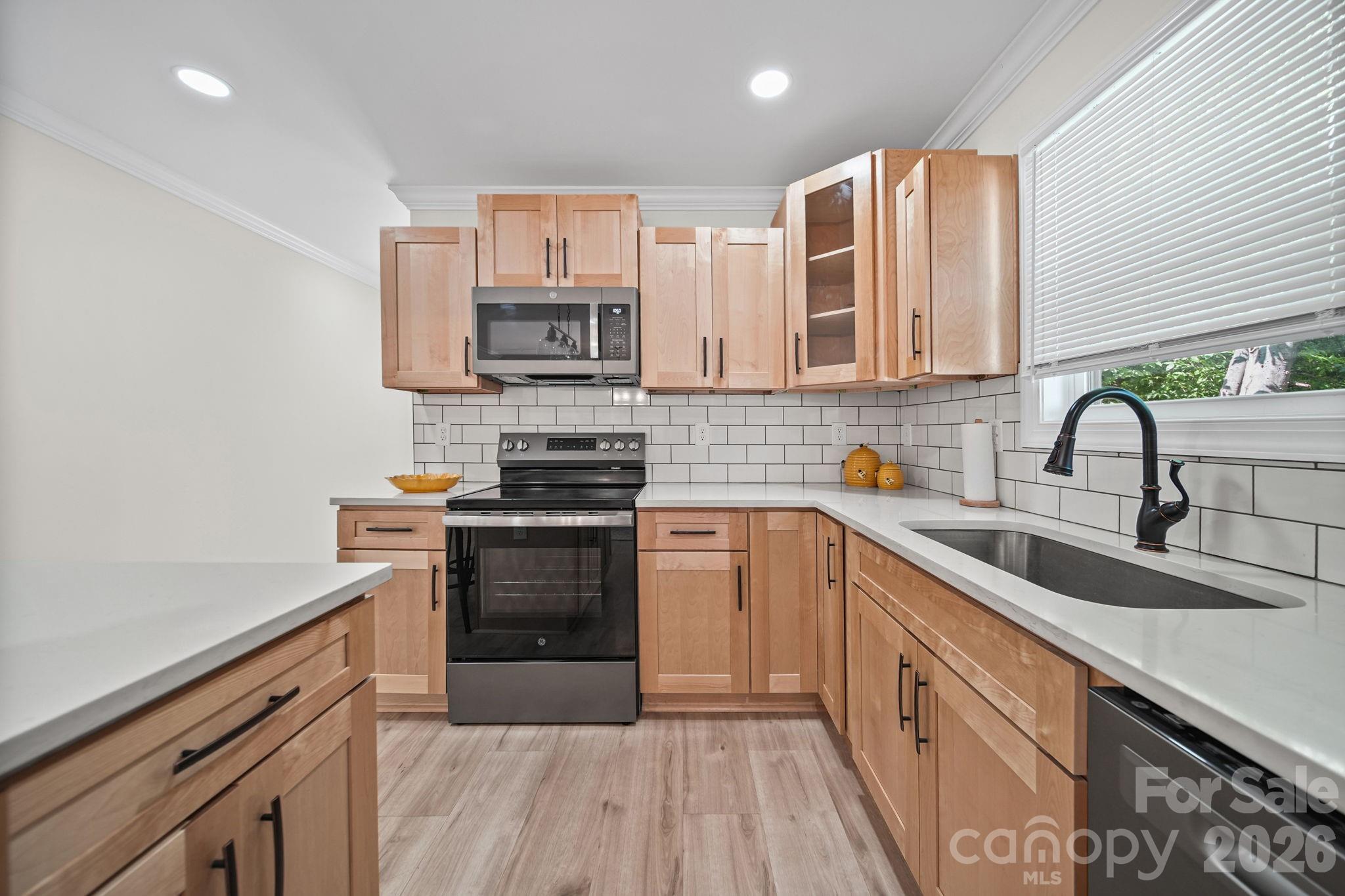 253 Hall Avenue Property Photo 9