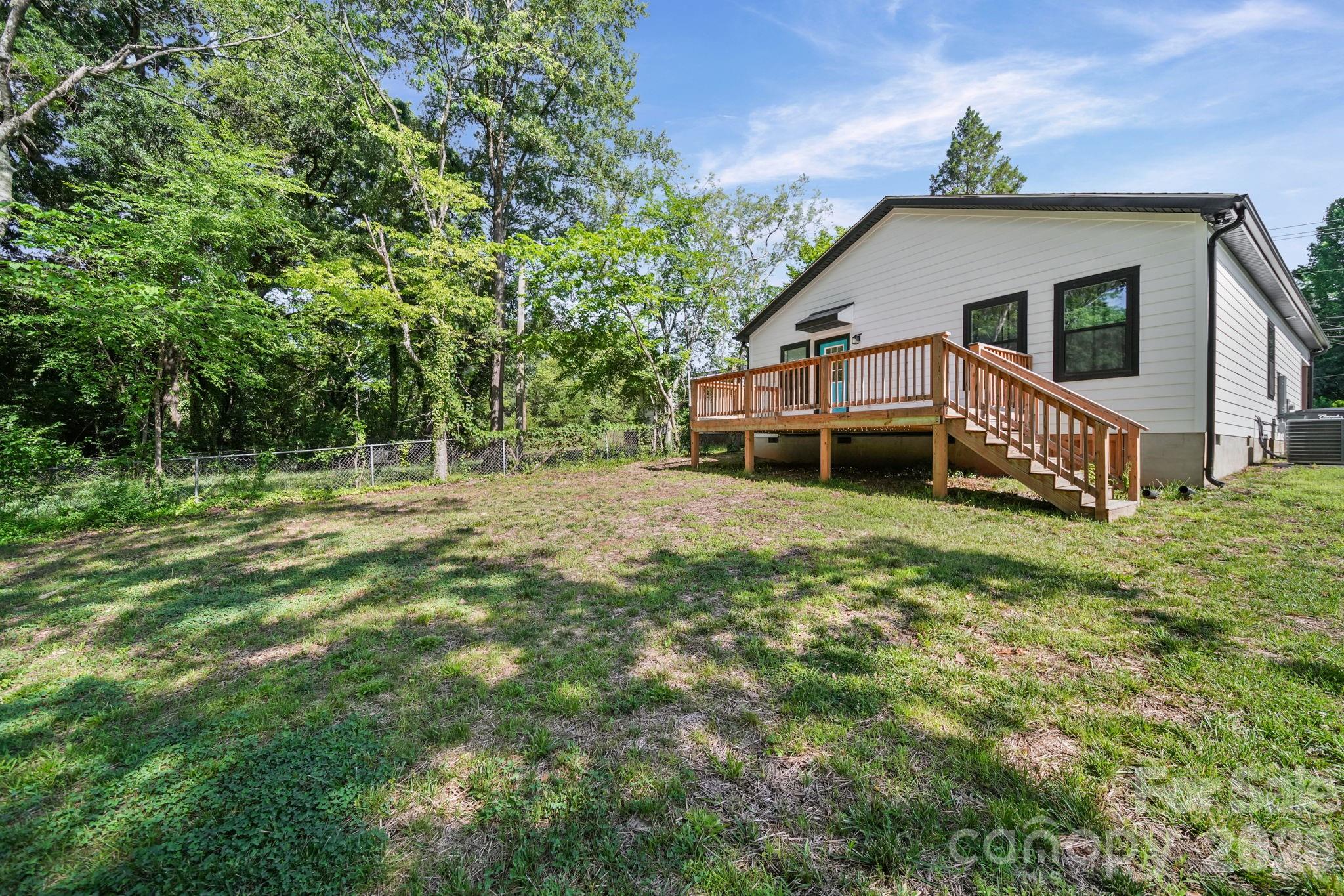 253 Hall Avenue Property Photo 25