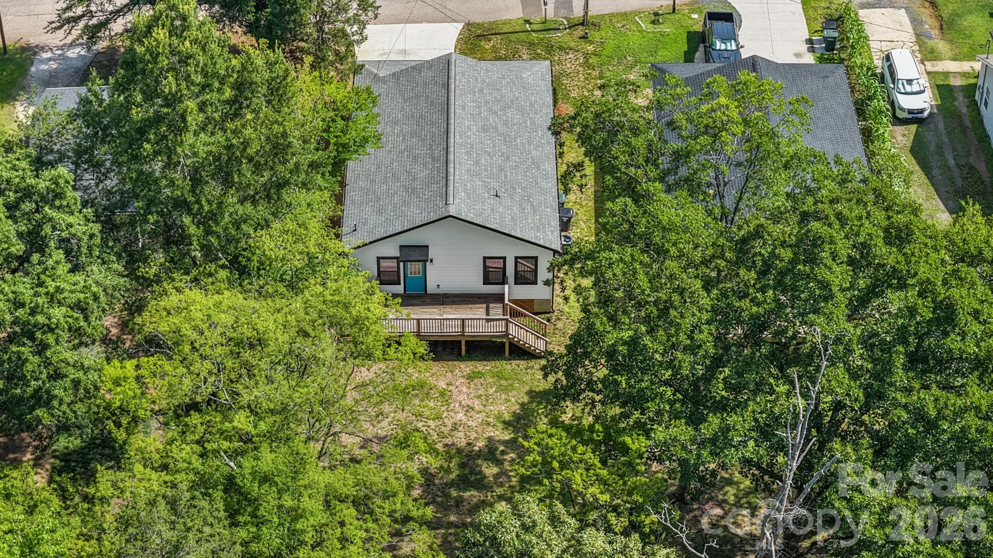 253 Hall Avenue Property Photo 27