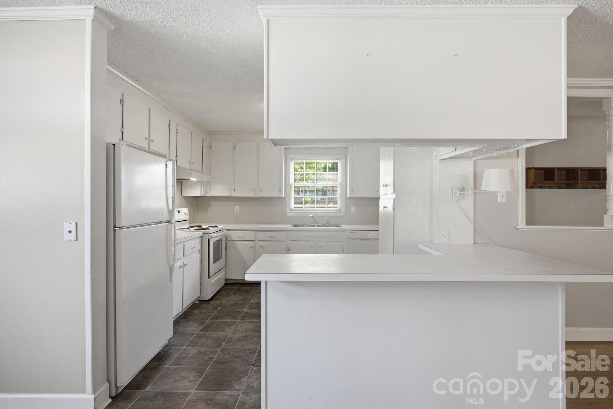 1401 Grovewood Drive Property Photo 6