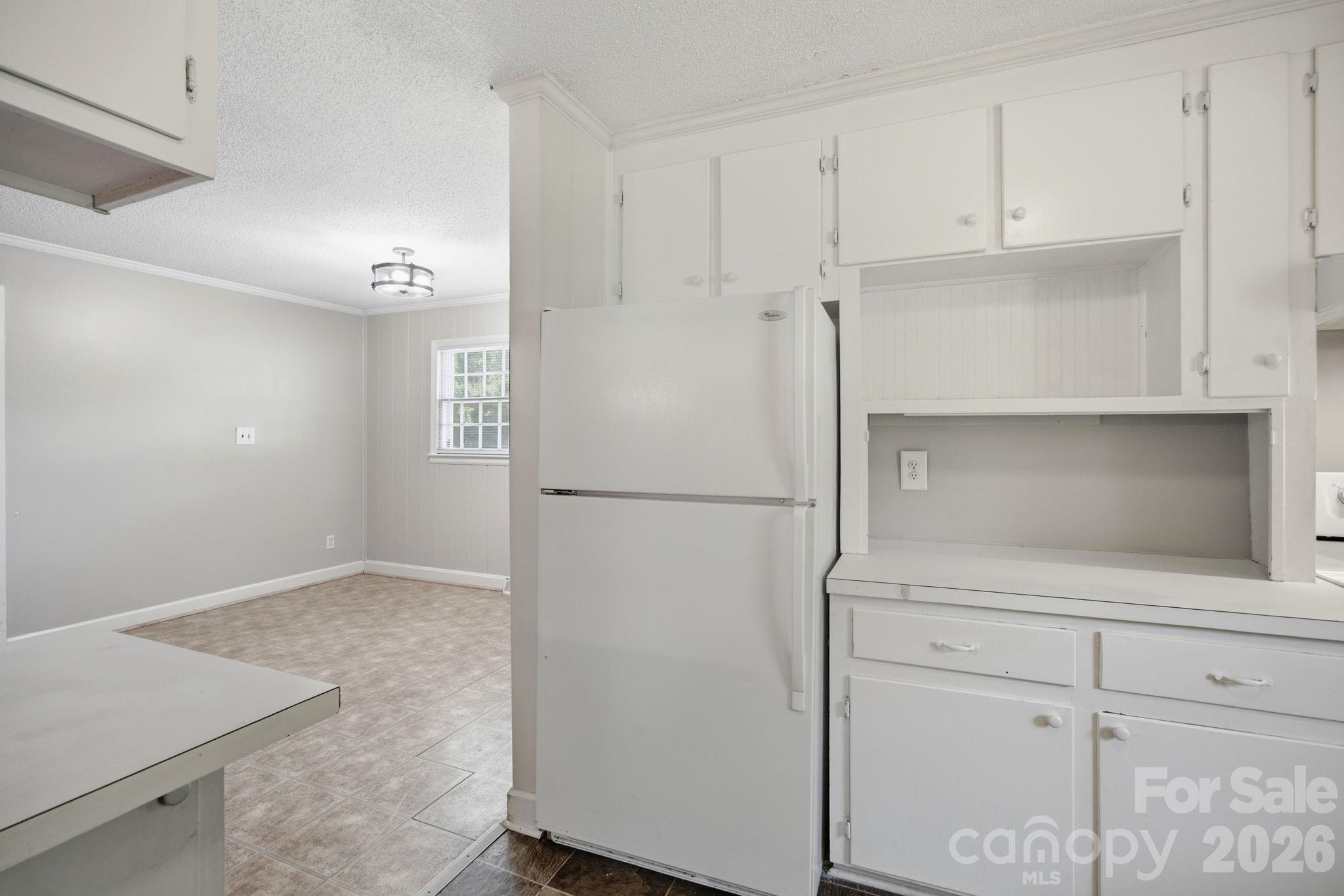 1401 Grovewood Drive Property Photo 7