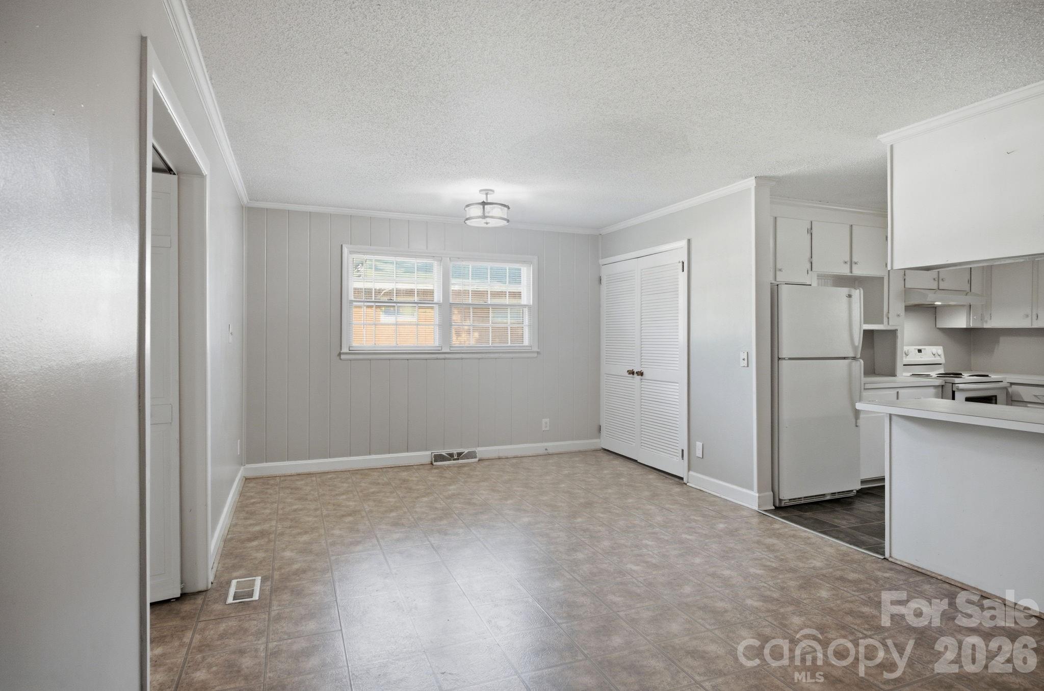 1401 Grovewood Drive Property Photo 9