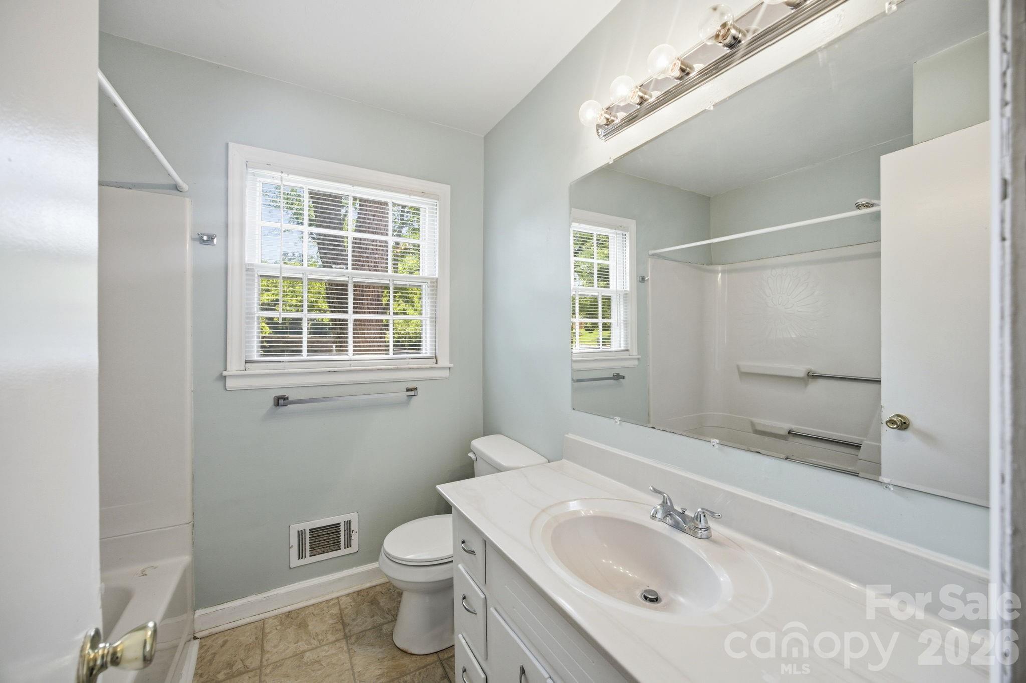 1401 Grovewood Drive Property Photo 23