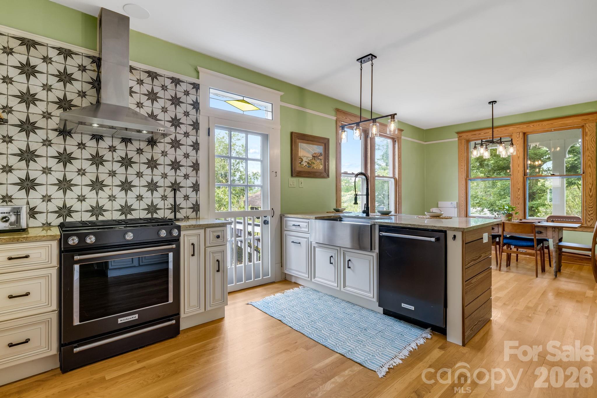 9 Houston Street Property Photo 4