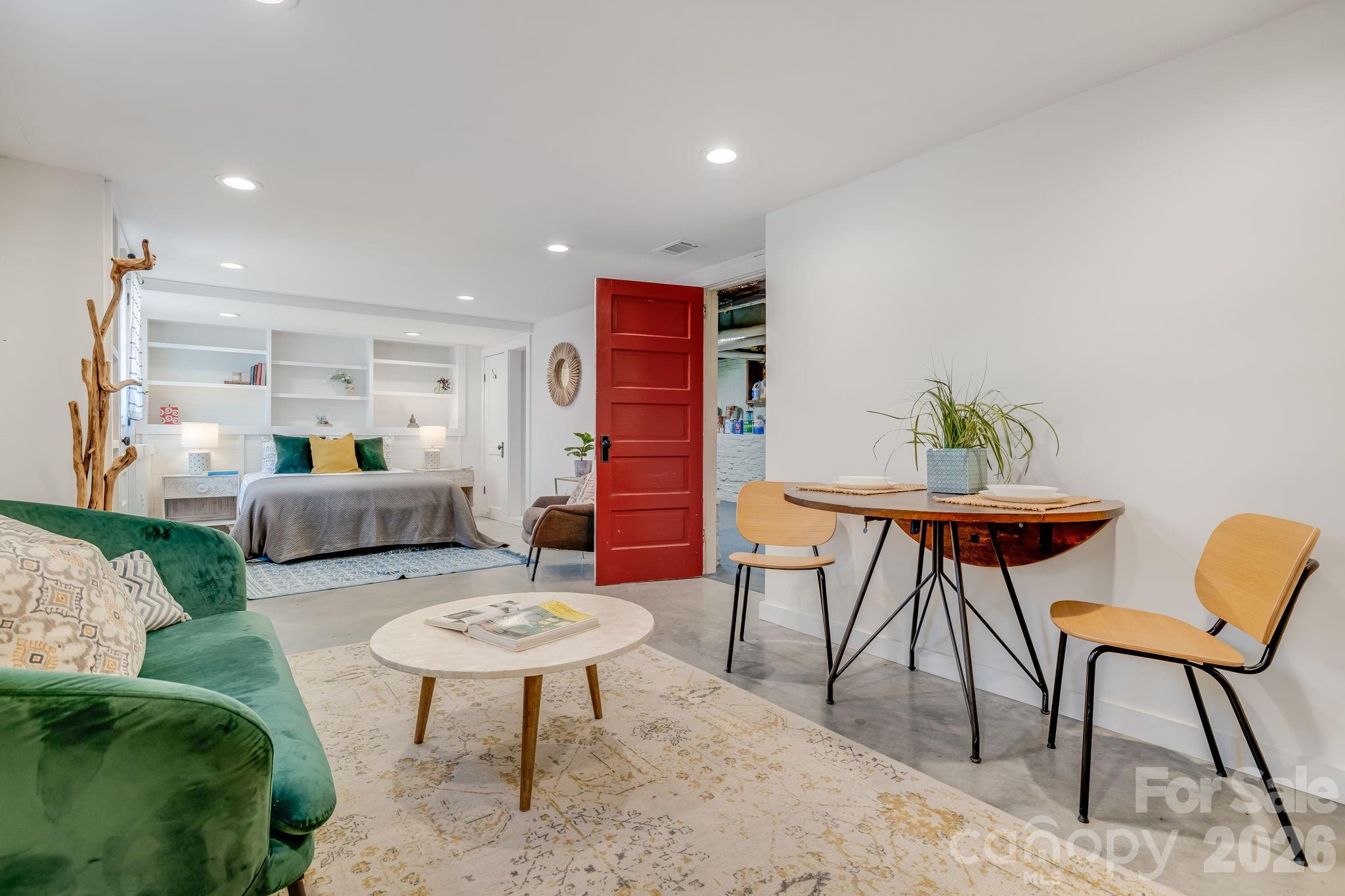 9 Houston Street Property Photo 42