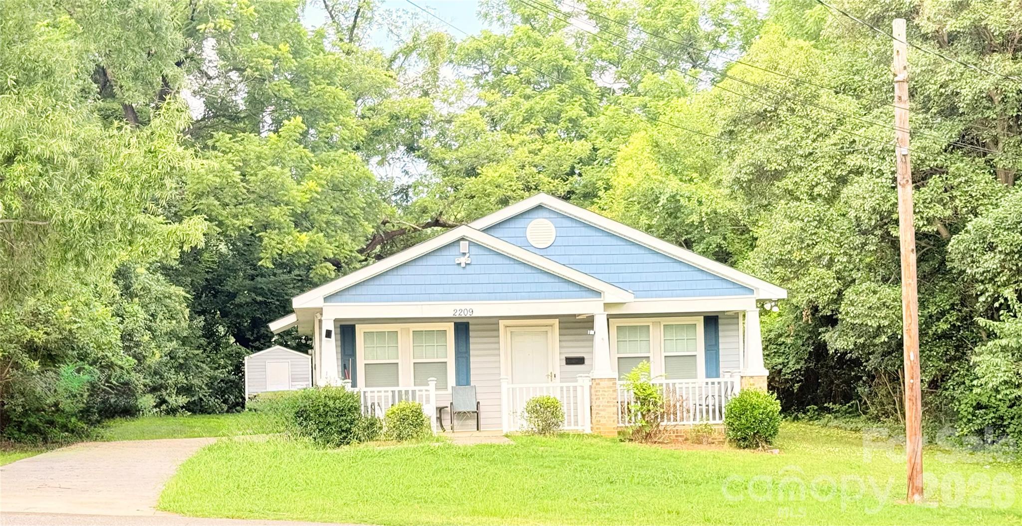 2209 Julia Avenue Property Photo 1