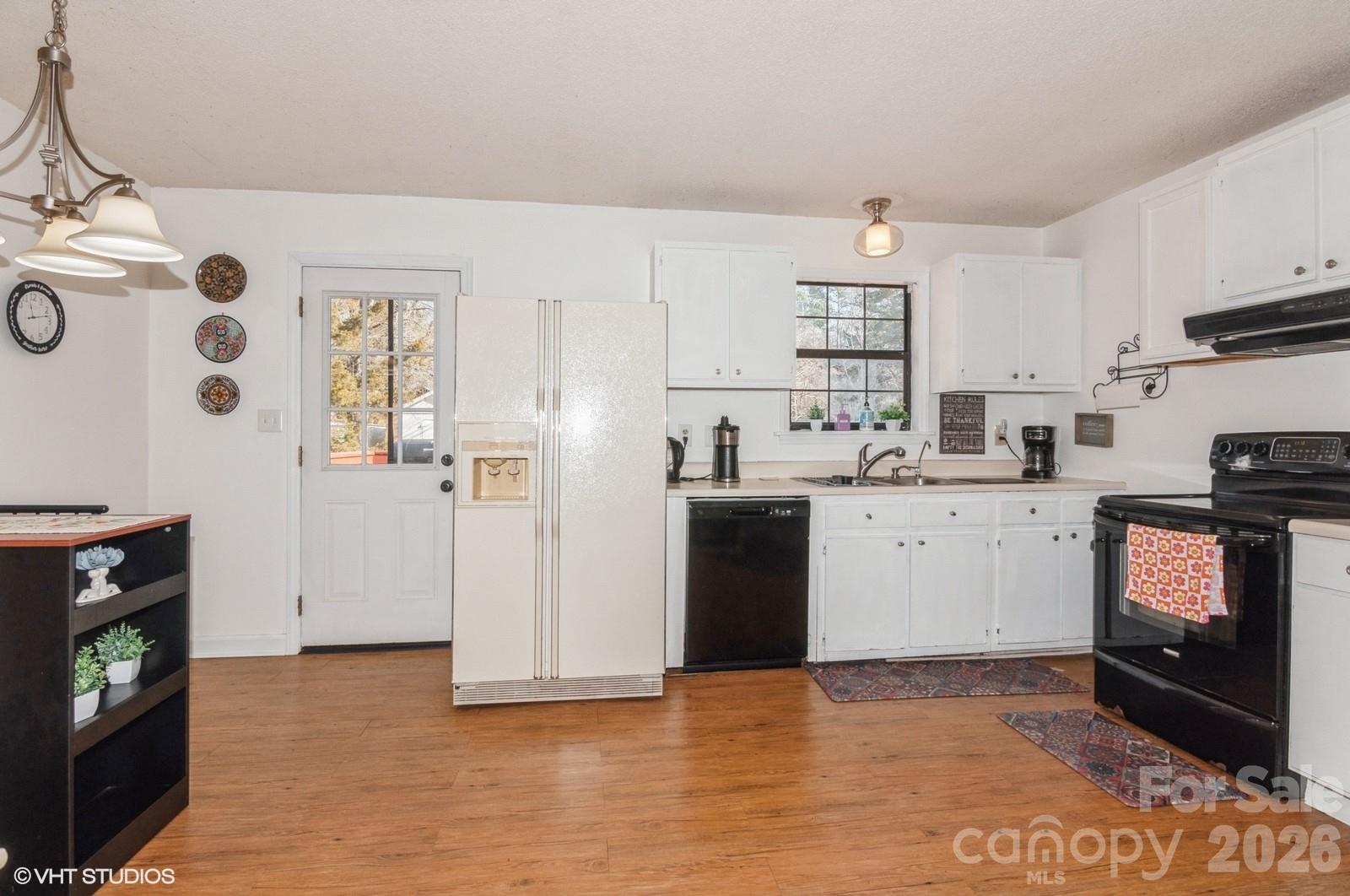 9938 Sandra Lane Property Photo 11