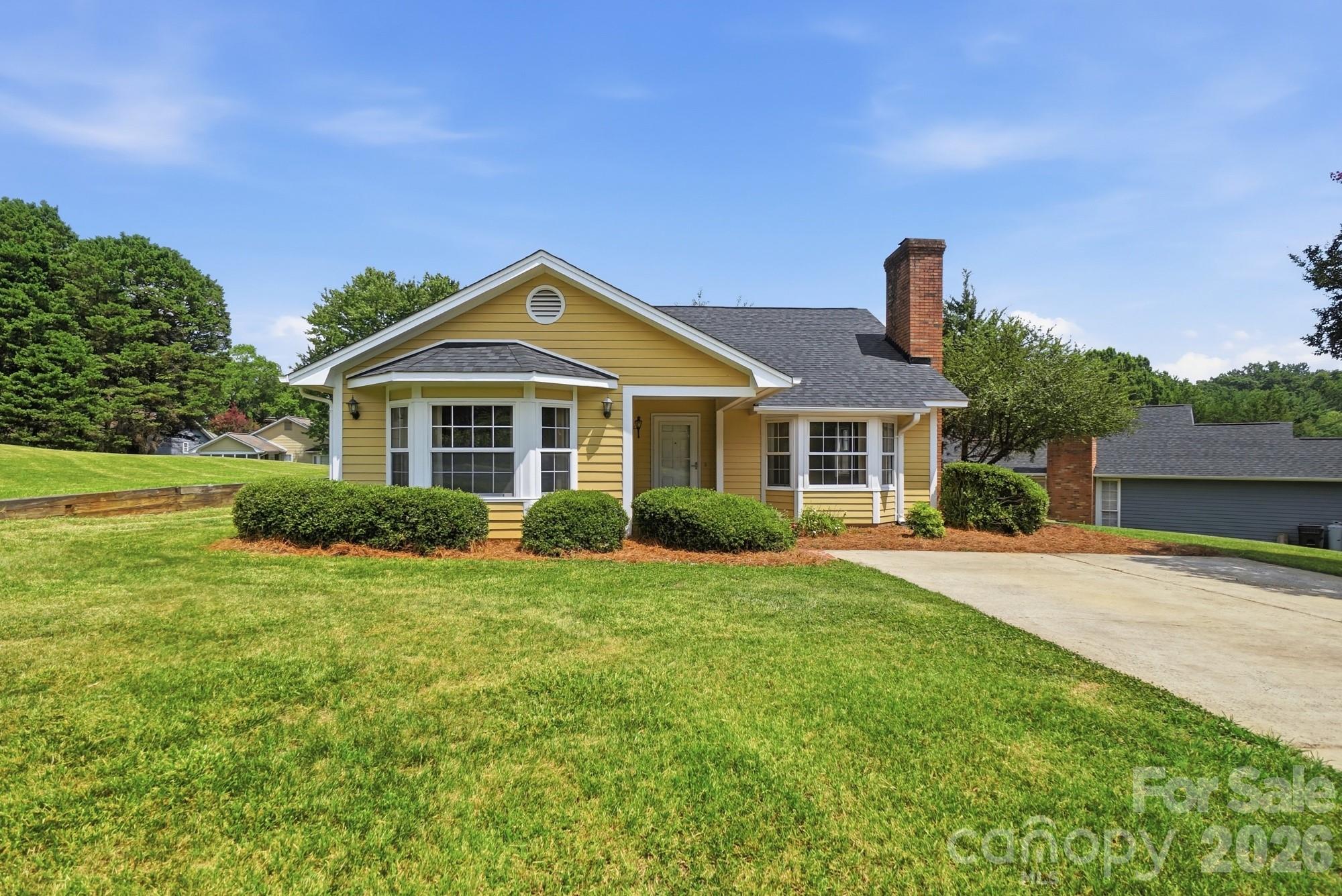 2914 Huckleberry Hill Drive Property Photo 2